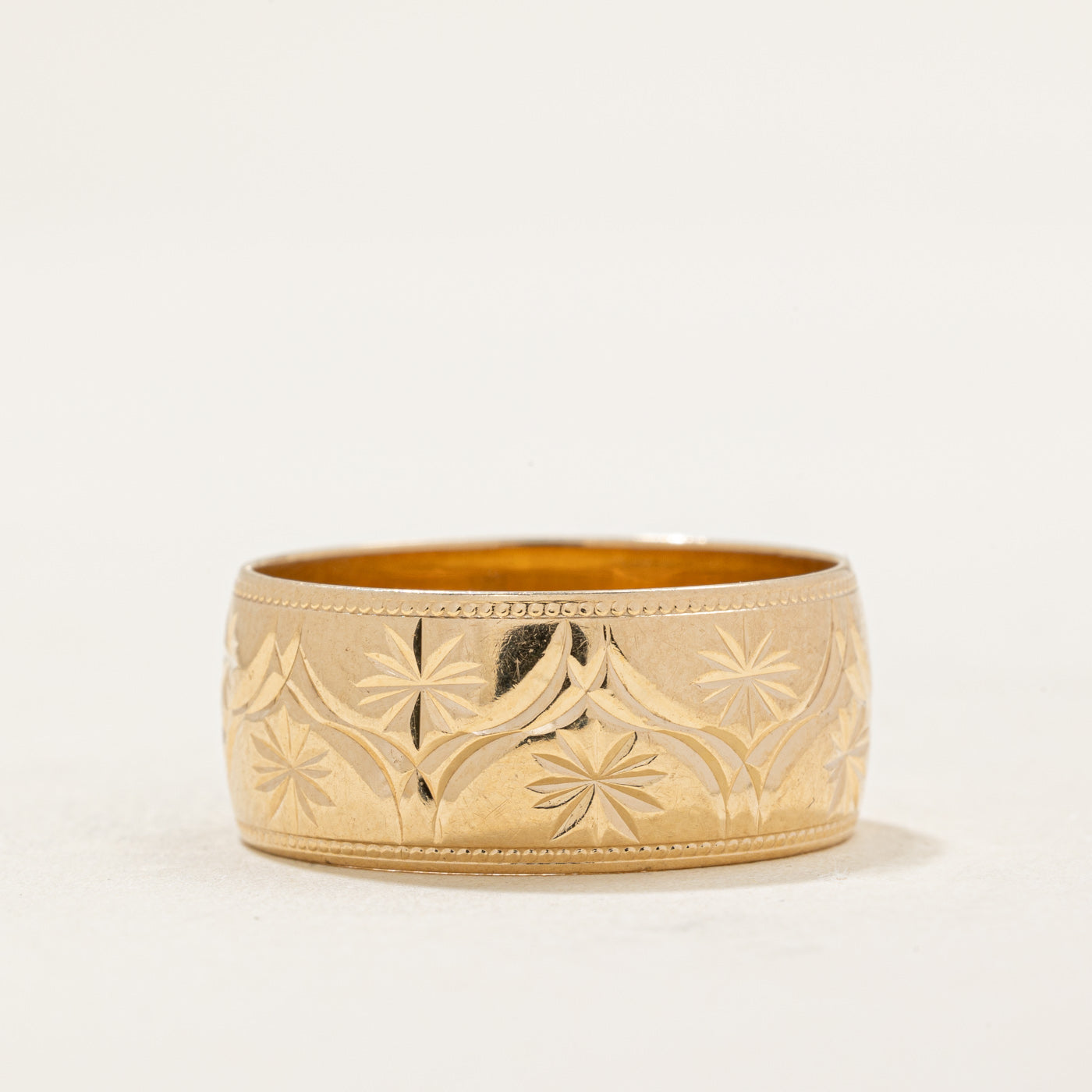 Bande gravée en or jaune 9 carats de Londres | Taille 8,90 mm | Taille 9,25