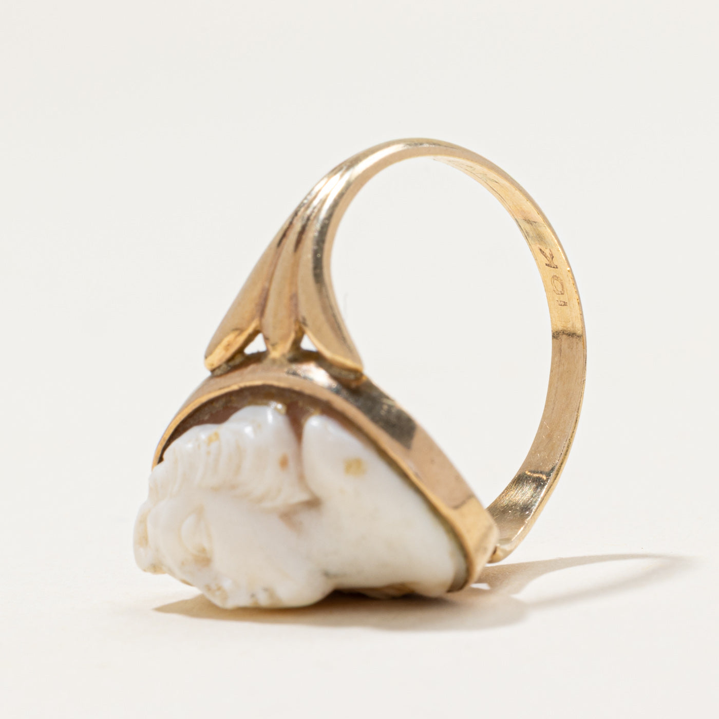 Vintage Carved Shell Cameo Ring | 10.00ct | SZ 8