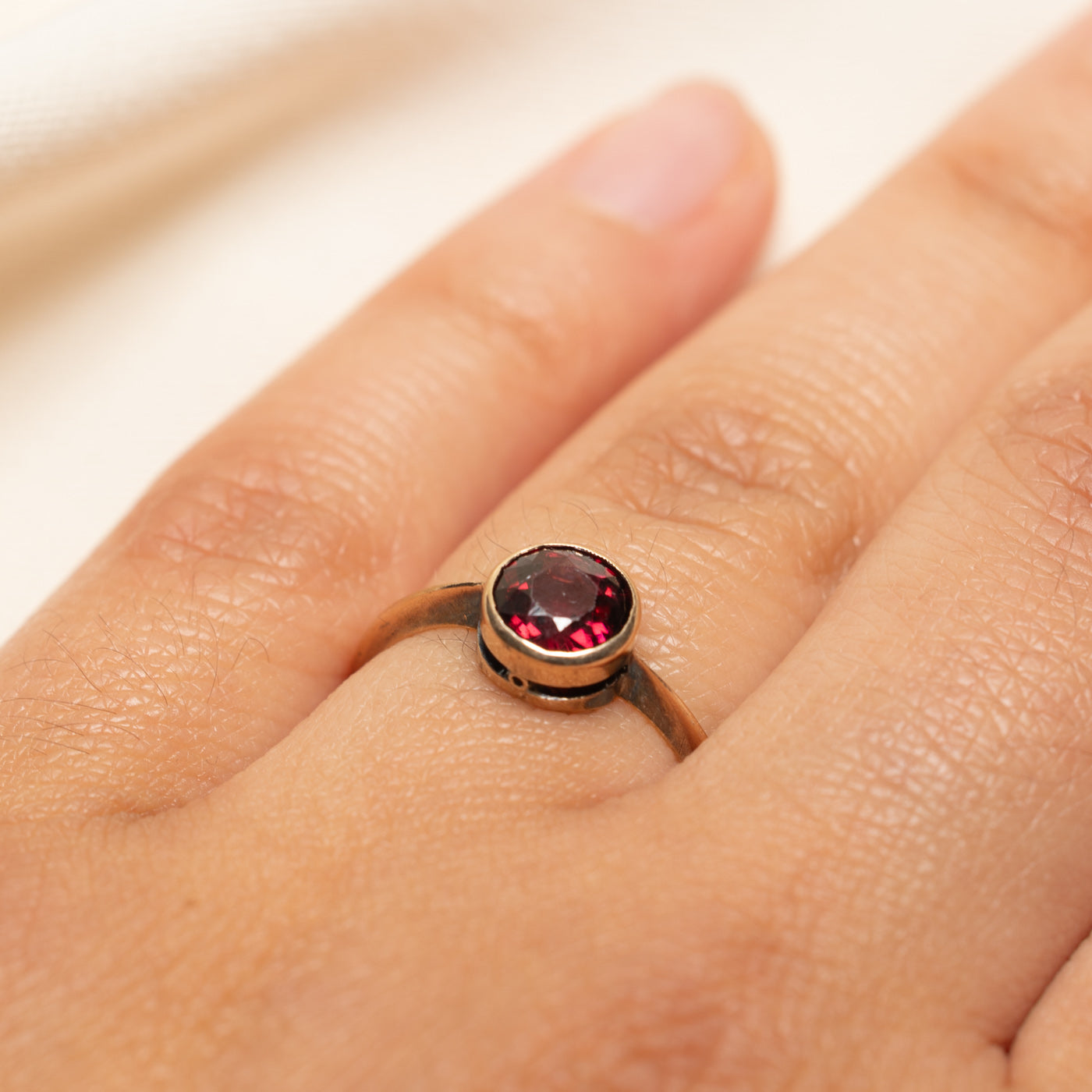 Antique Solitaire Garnet Ring | 0.95ct | SZ 6.75
