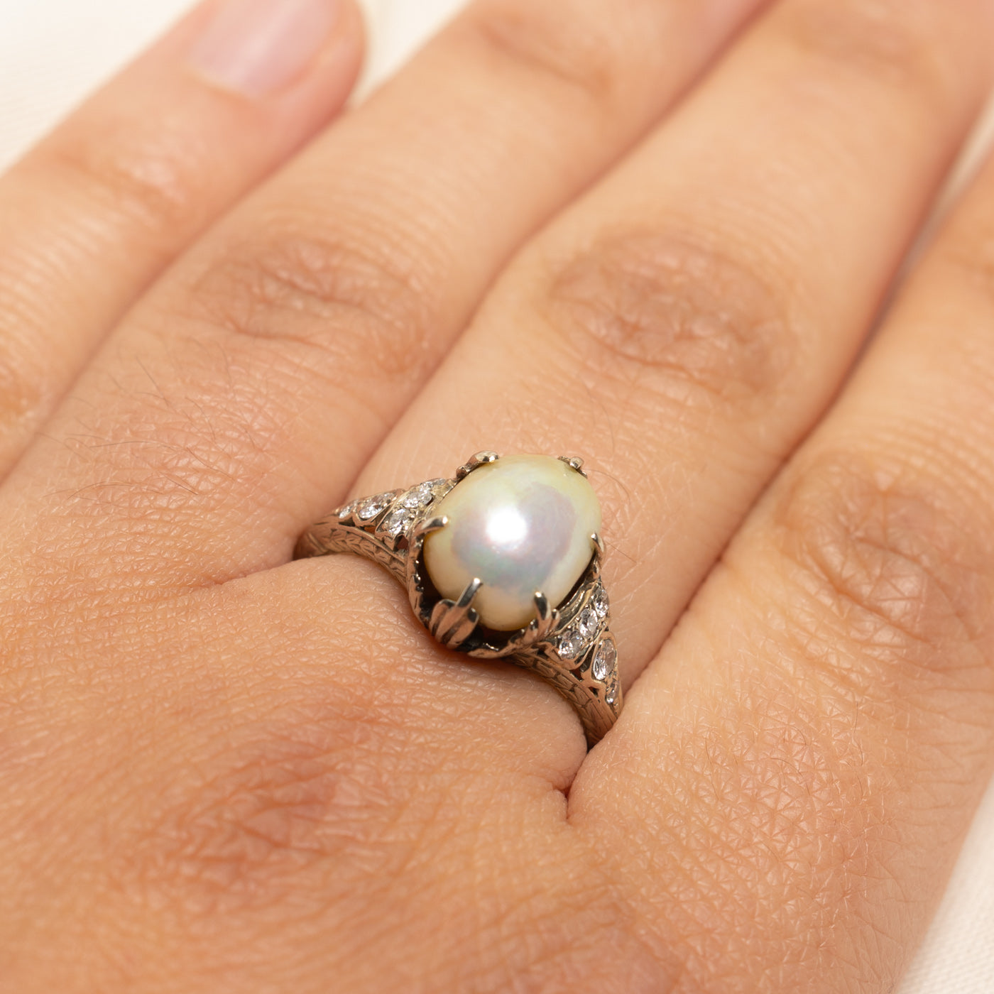 18k White Gold Pearl & Diamond & Ring | 0.22ctw | SZ 7.25