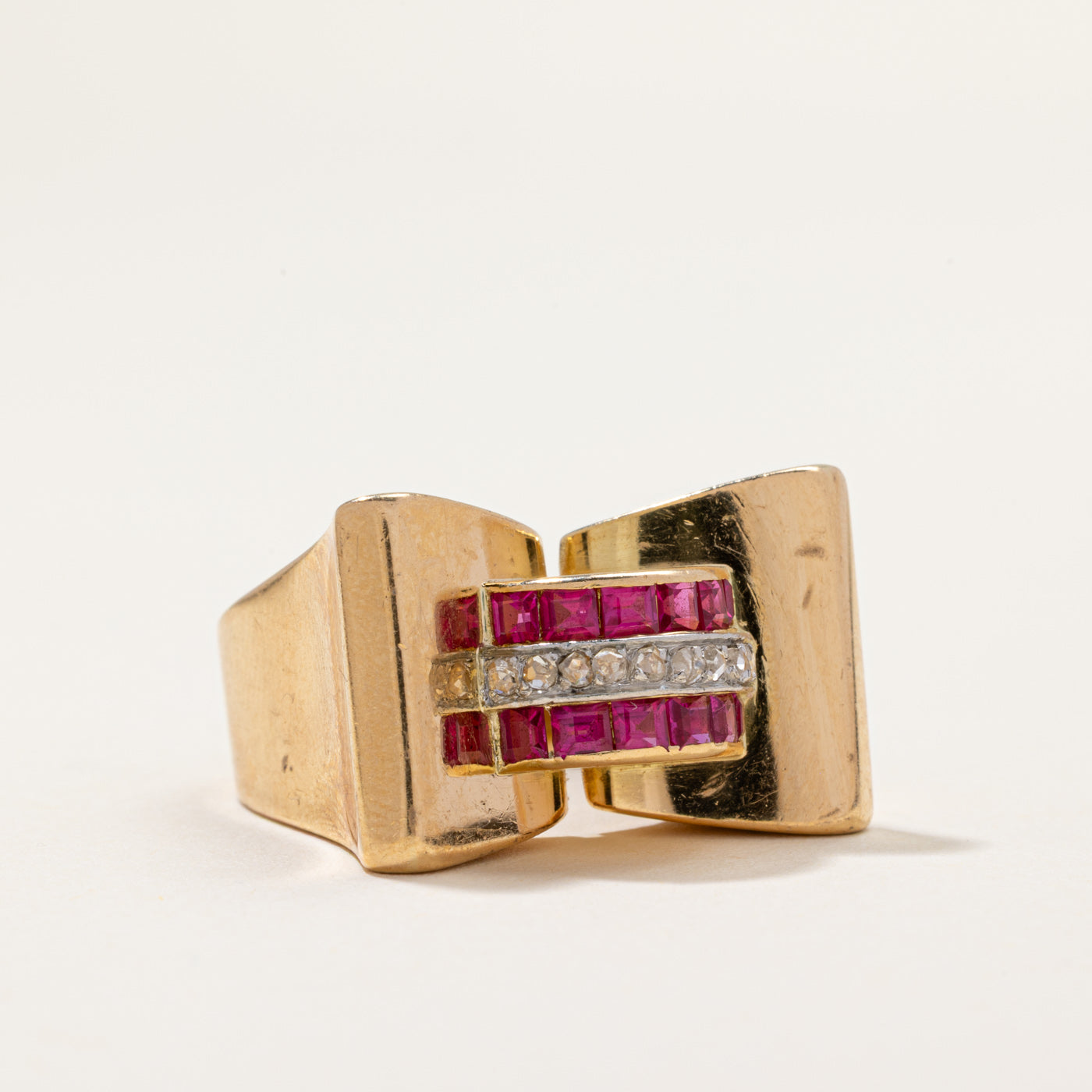 Bague cocktail nœud en rubis synthétique et diamants naturels | 0,75 ct, 0,10 ct | Taille 8