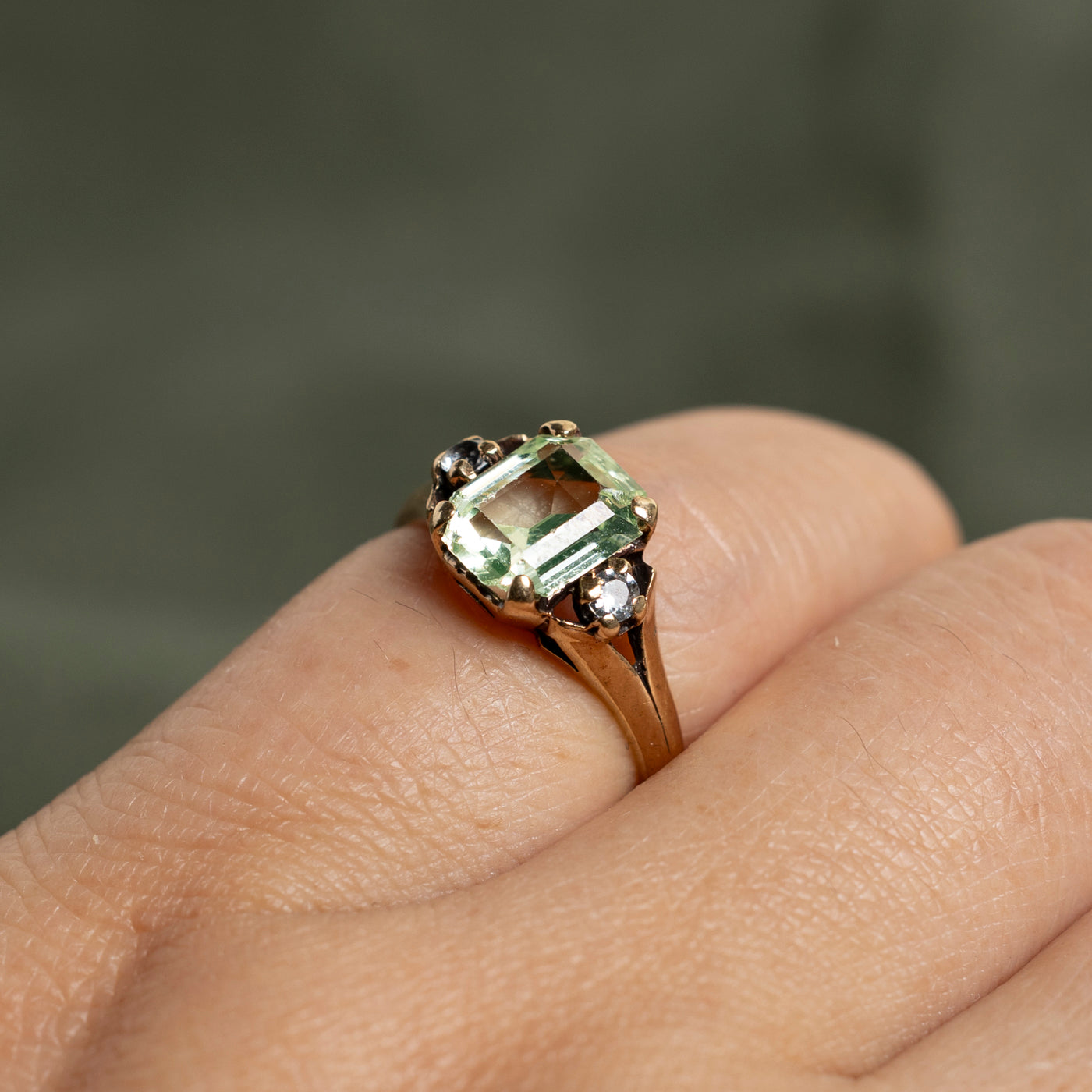 Bague en spinelle synthétique vert et blanc | 3,00 ct | Taille 3,75