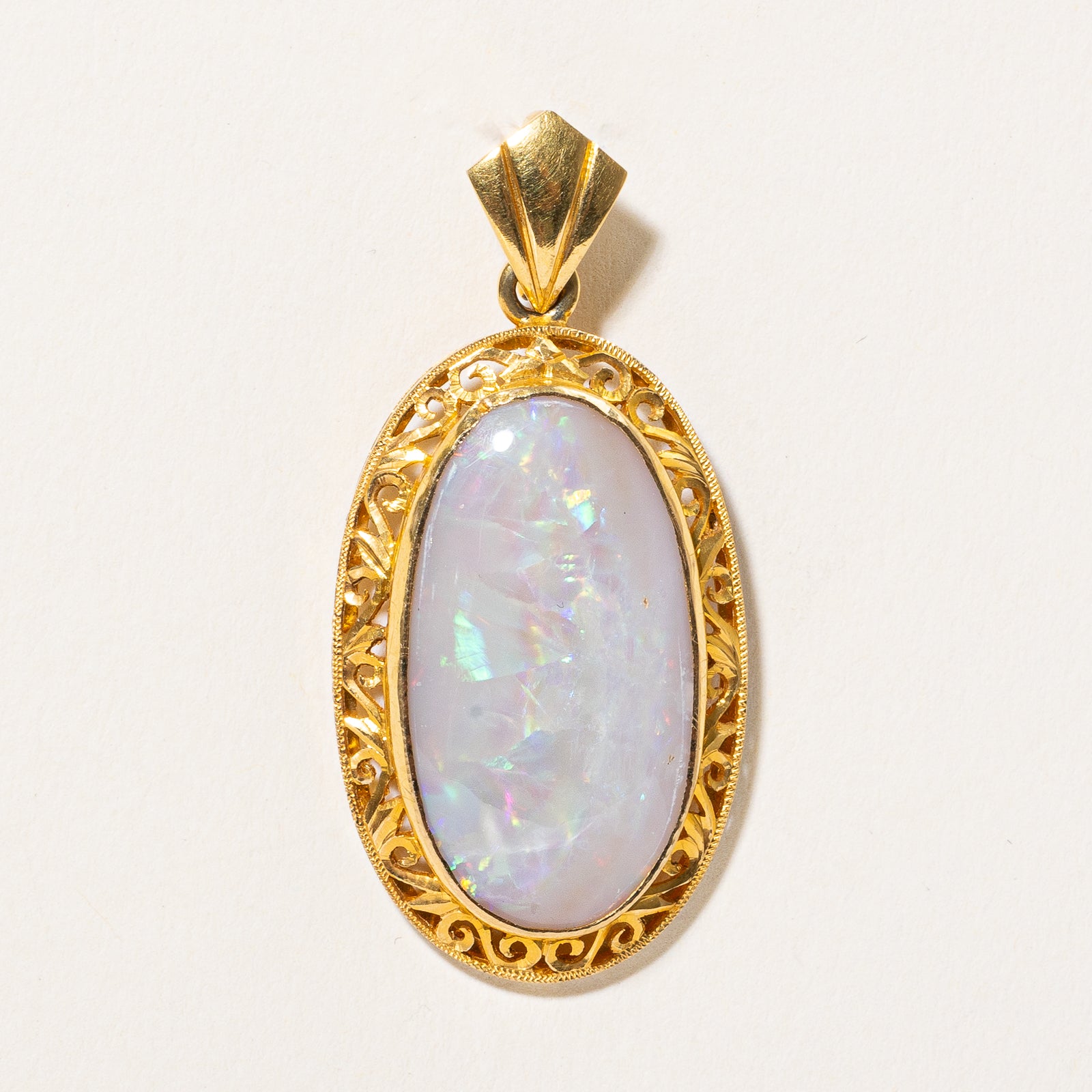 18K Oval Cabochon Opal Pendant | 14.09ct