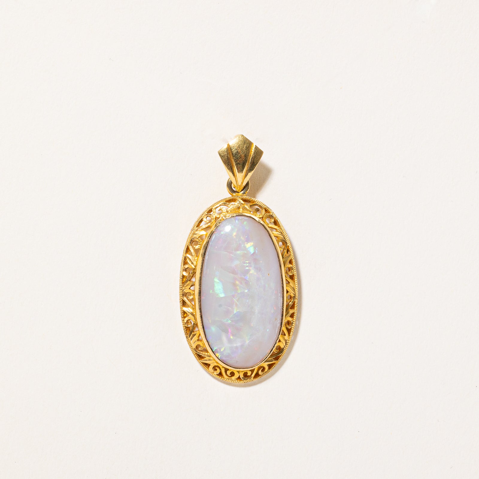 18K Oval Cabochon Opal Pendant | 14.09ct