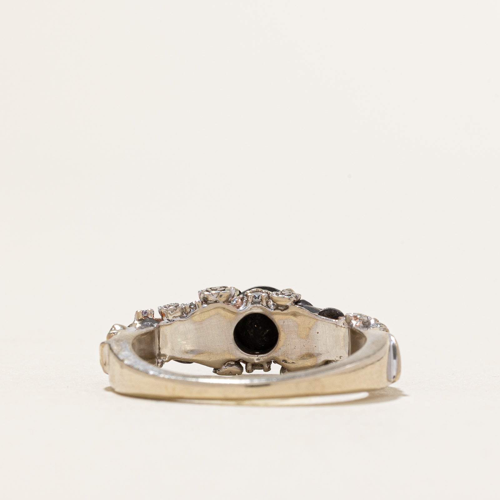 Bague tête de mort en diamant noir, diamant et améthyste | 0,74 ct | 0,01 ct | Taille 1,75