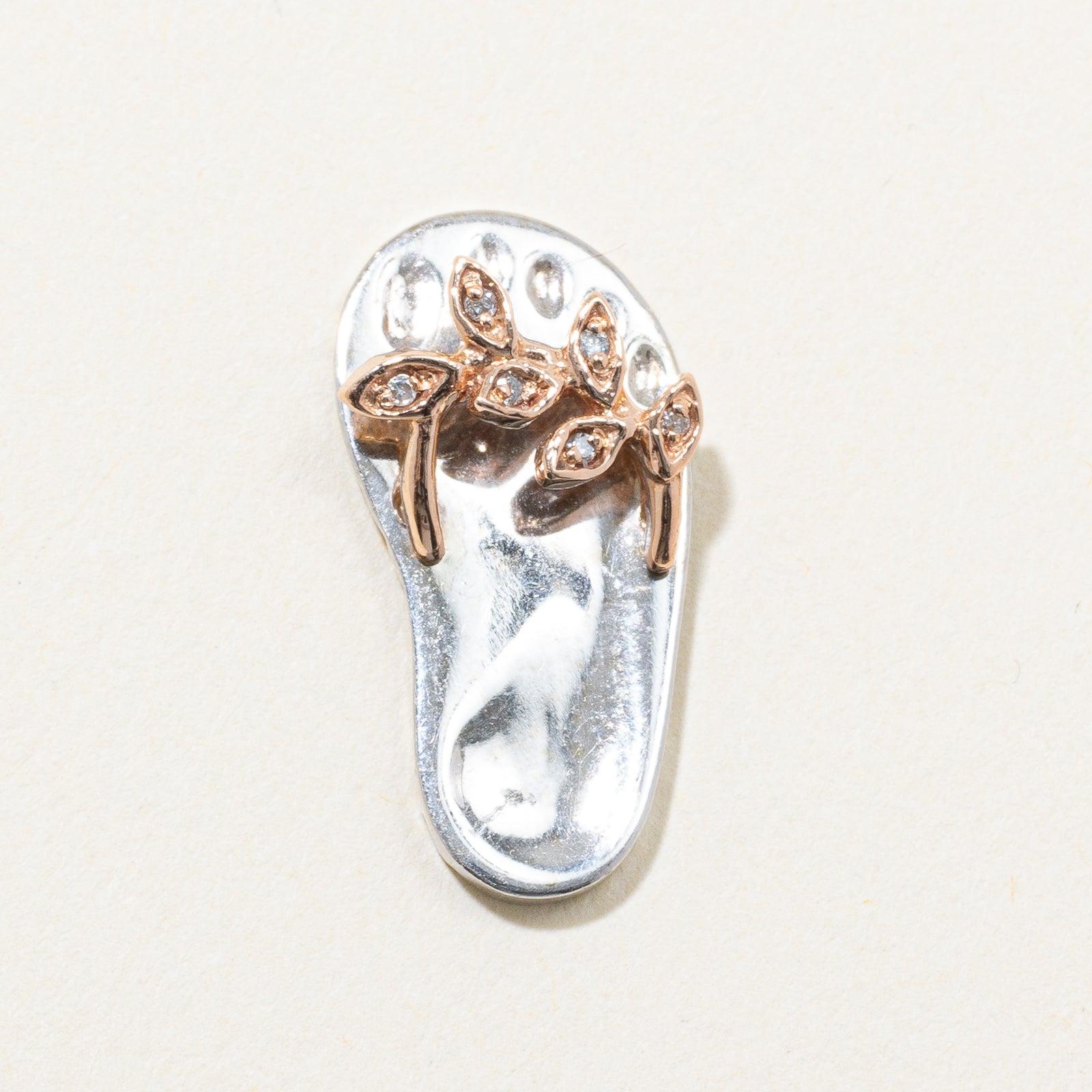 Diamond Flip Flop Pendant | 0.03ctw