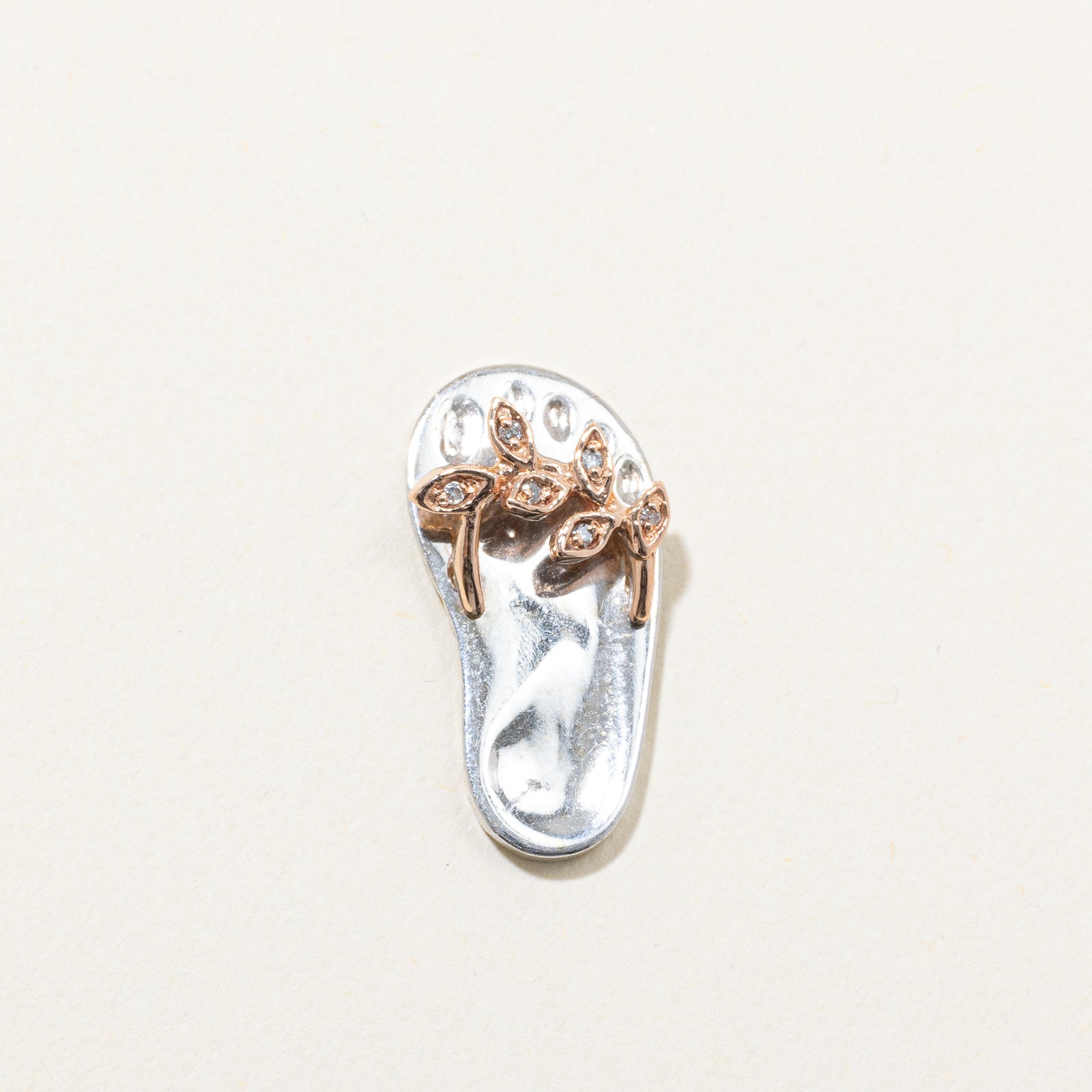 Diamond Flip Flop Pendant | 0.03ctw