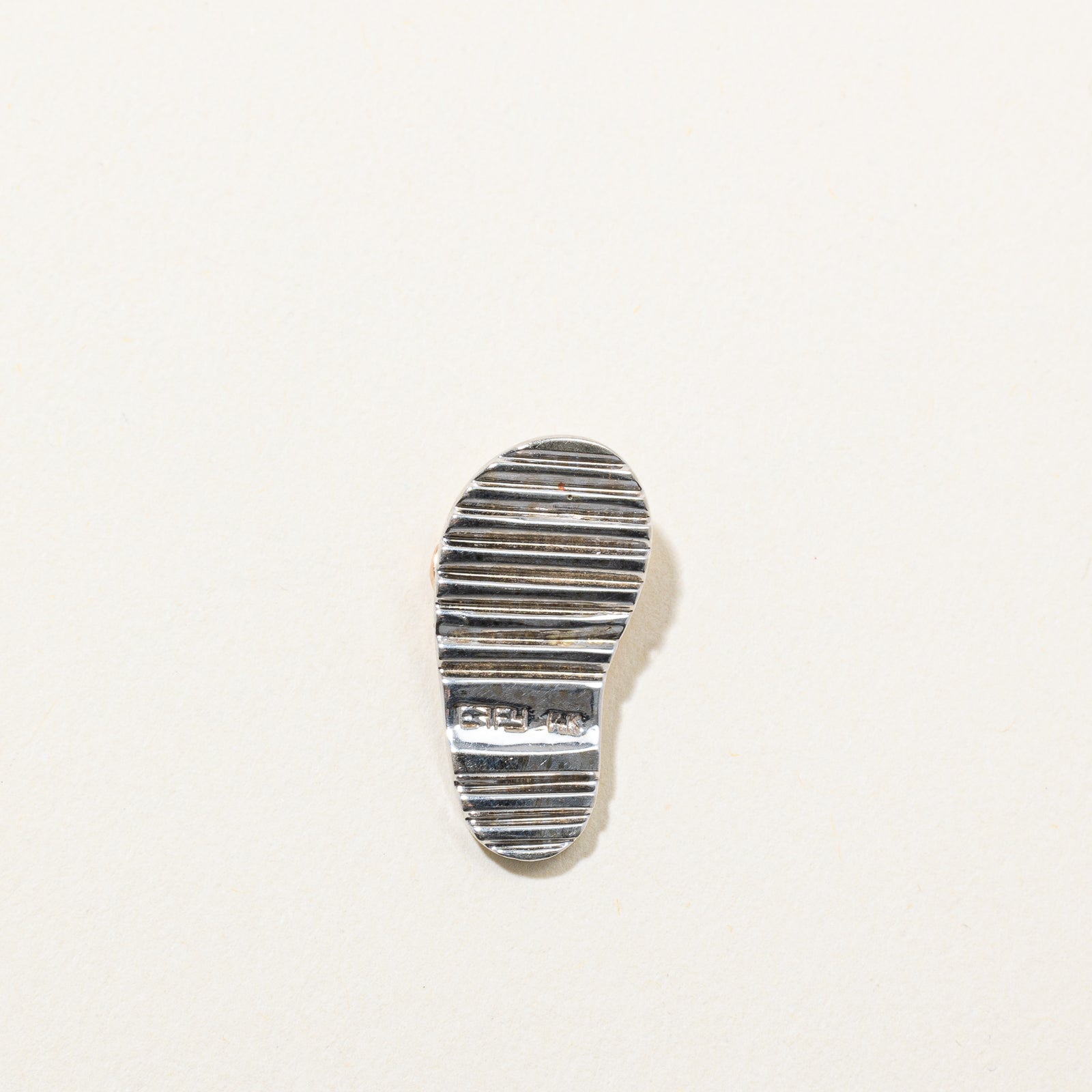 Diamond Flip Flop Pendant | 0.03ctw