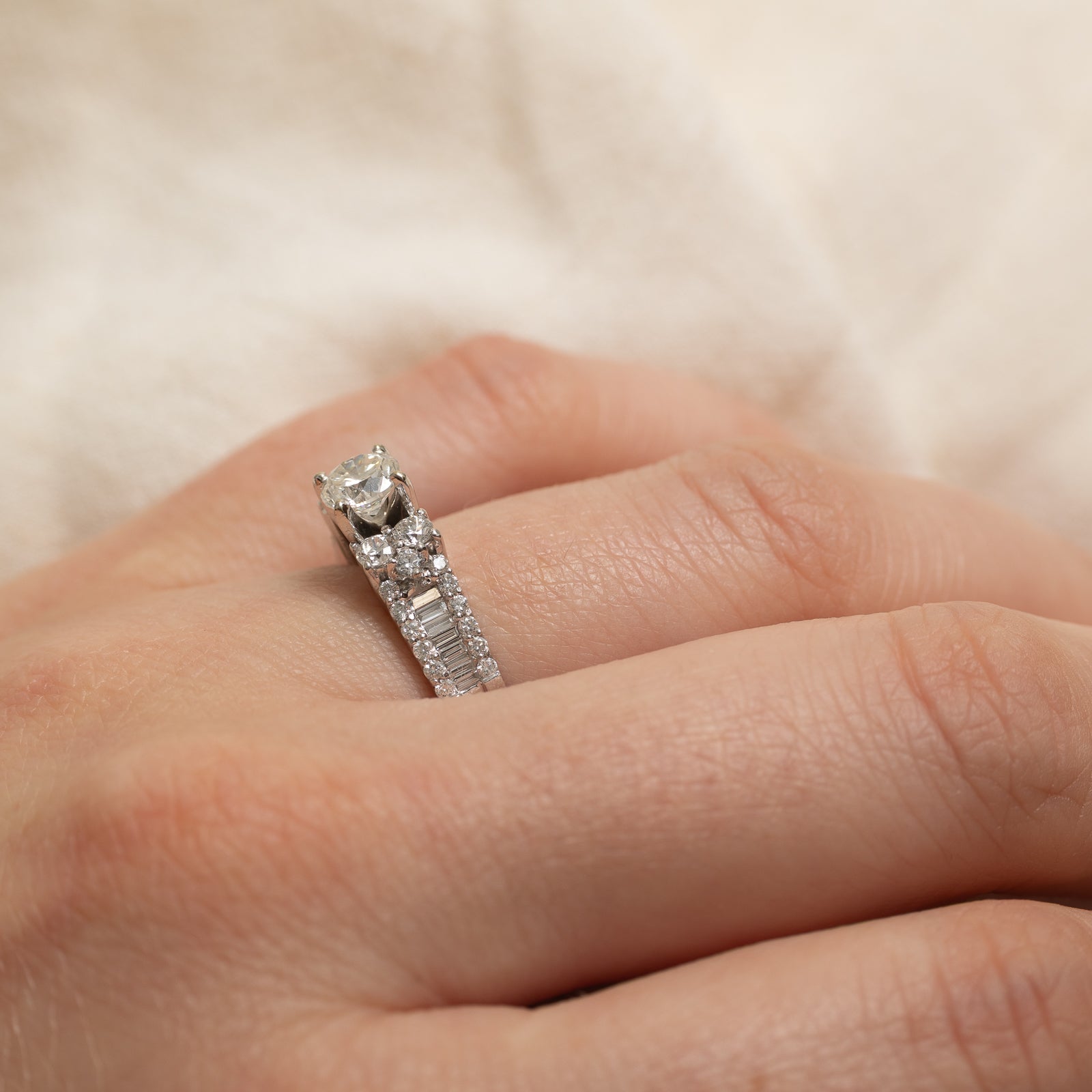 Round Brilliant Diamond Engagement Ring | 1.05ctw | SZ 5.25