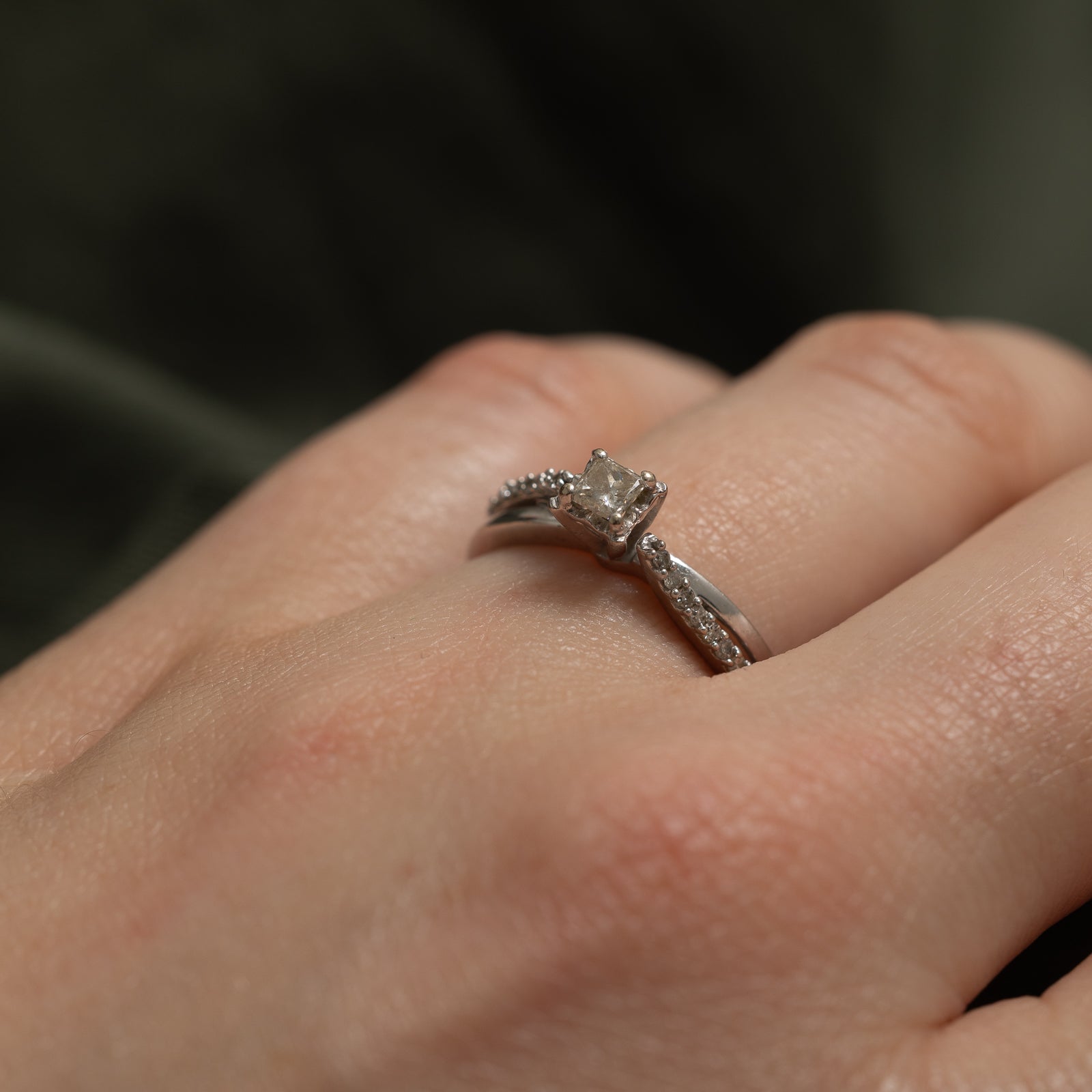 Illusion Set Set Diamond Cross Over Ring | 0.23ctw | SZ 6