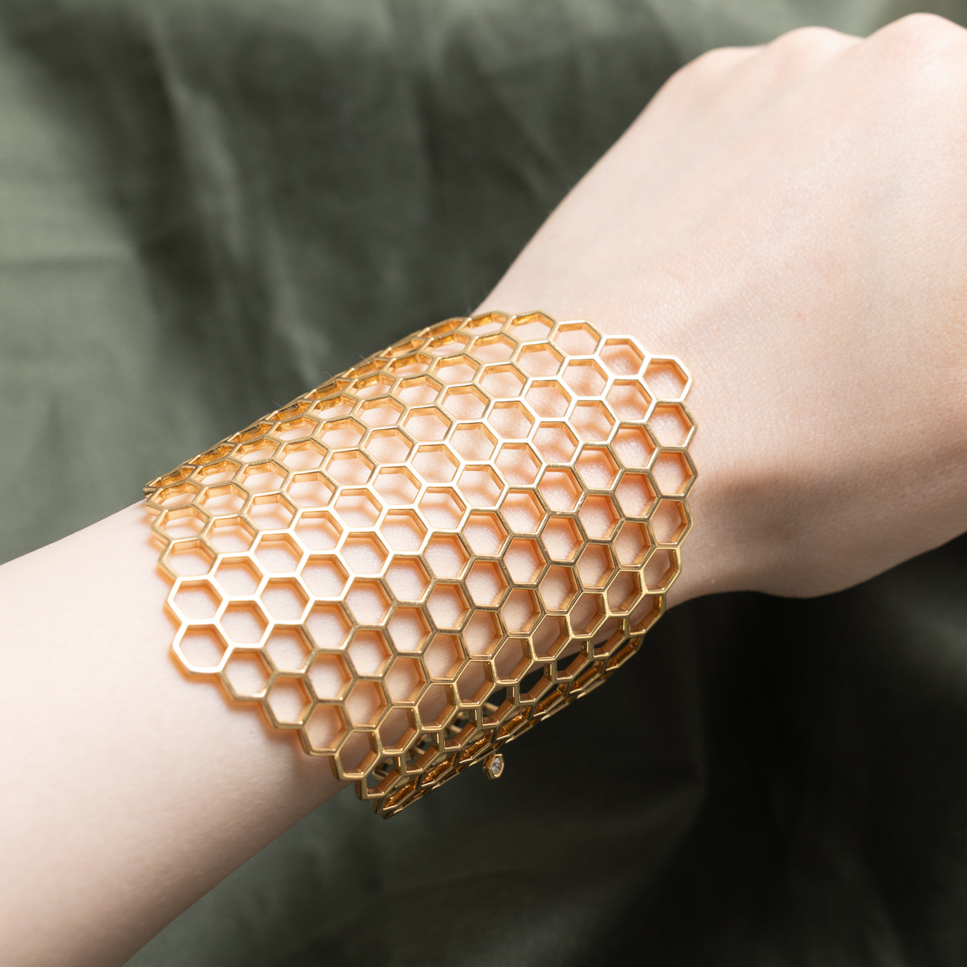 'Birks' Diamond Bee Chic Cuff Bracelet | 0.04ct | 5.5"