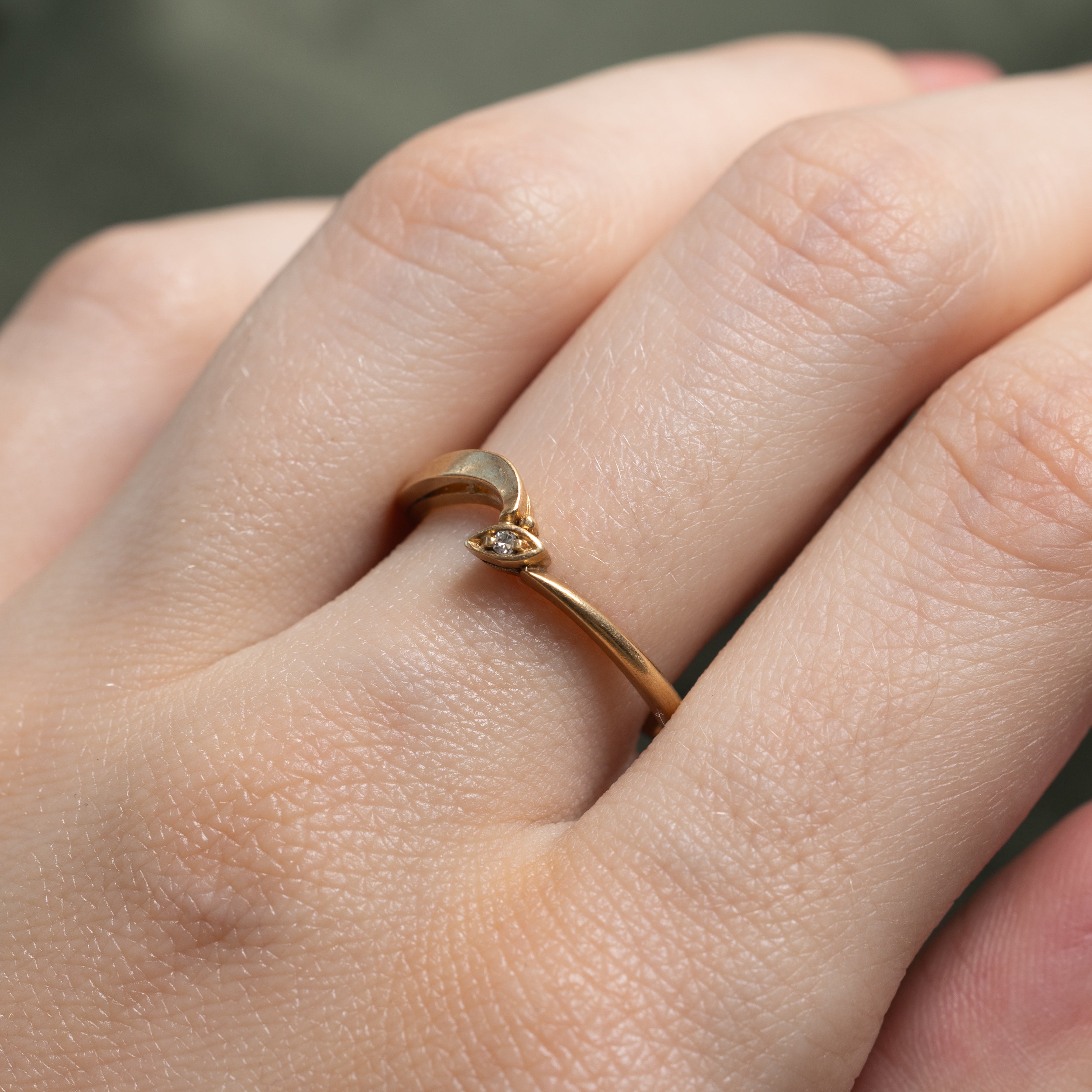 Single-Stone Diamond Thin Curved Ring | 0.006ct | SZ 8