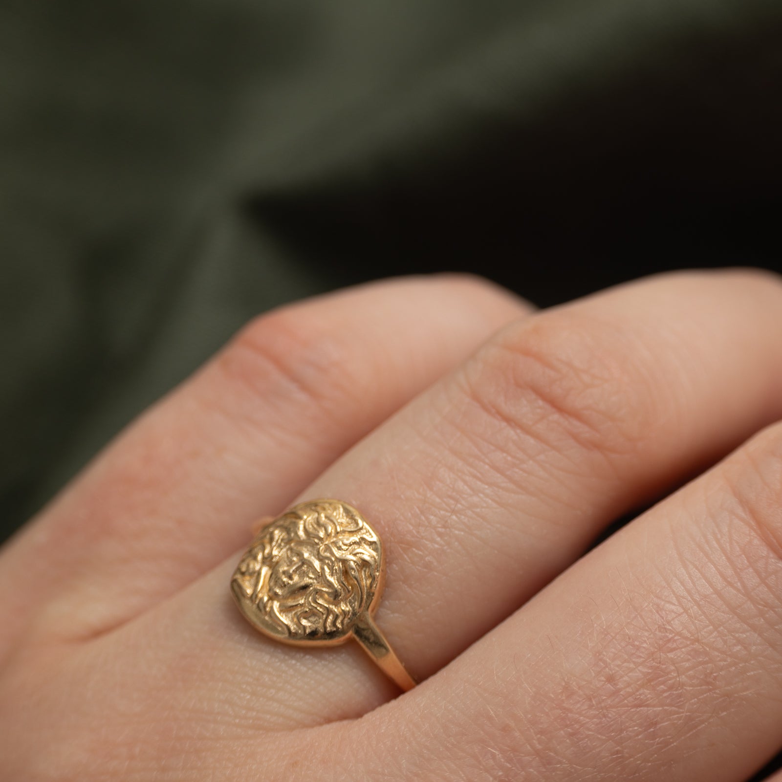 Bague Méduse en or jaune 14 carats | Taille 6,25