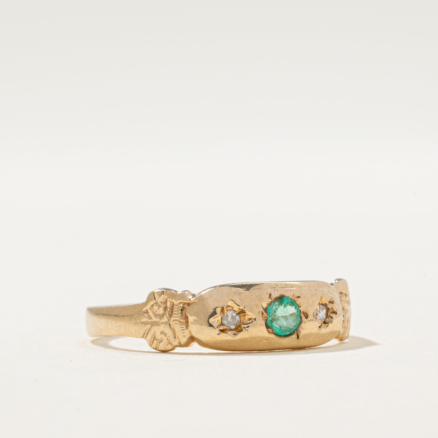 Emerald & Diamond Engraved Ring | 0.04ct, 0.01ctw | SZ 6.75