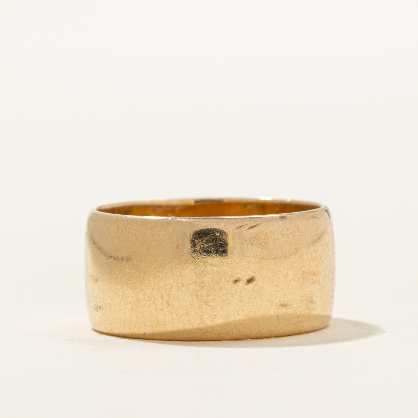 Bague de cigare Dublin en or jaune 9 carats de 1975 | 8,91 mm | Taille 6,25