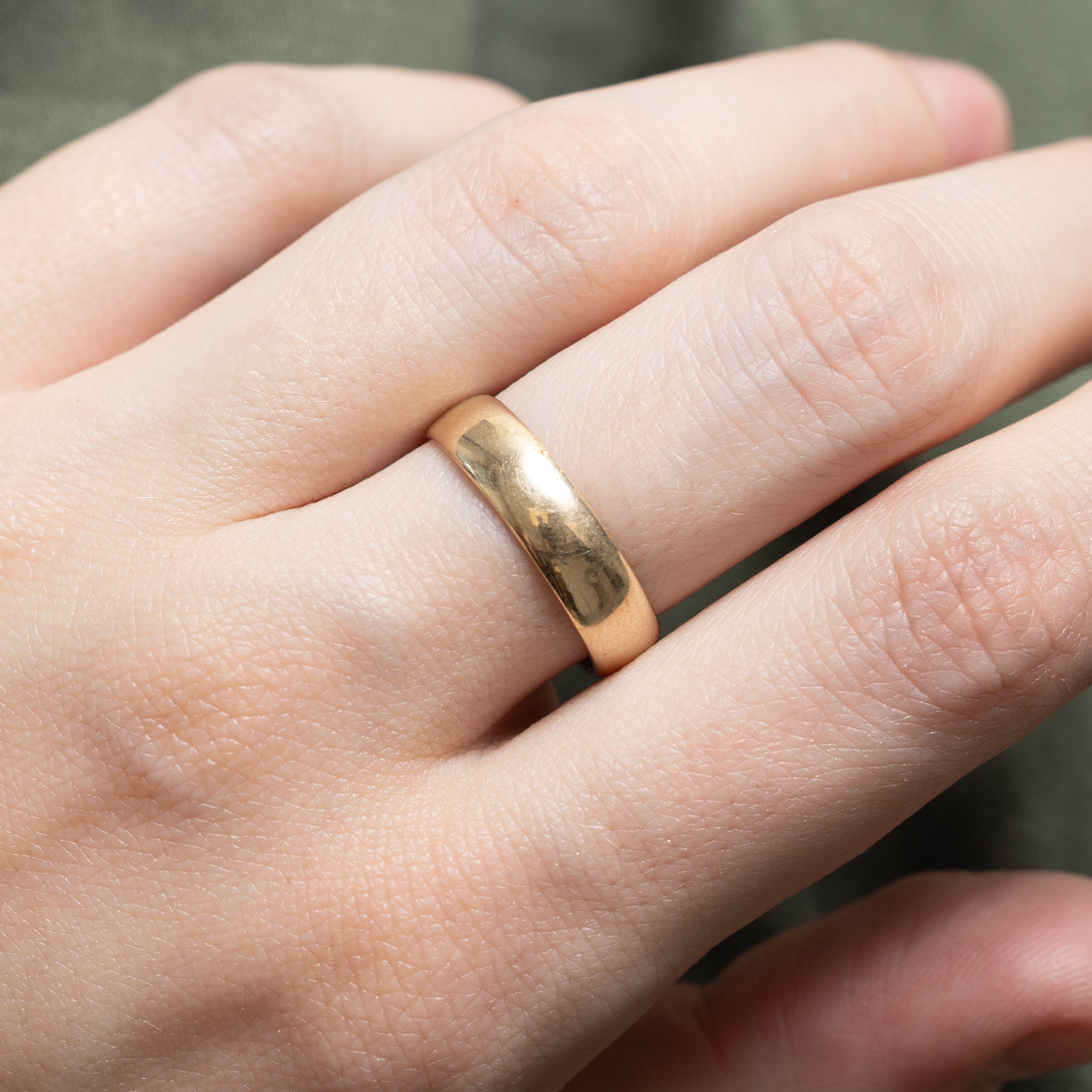 18k Yellow Gold Band | 5.05mm | SZ 7.5