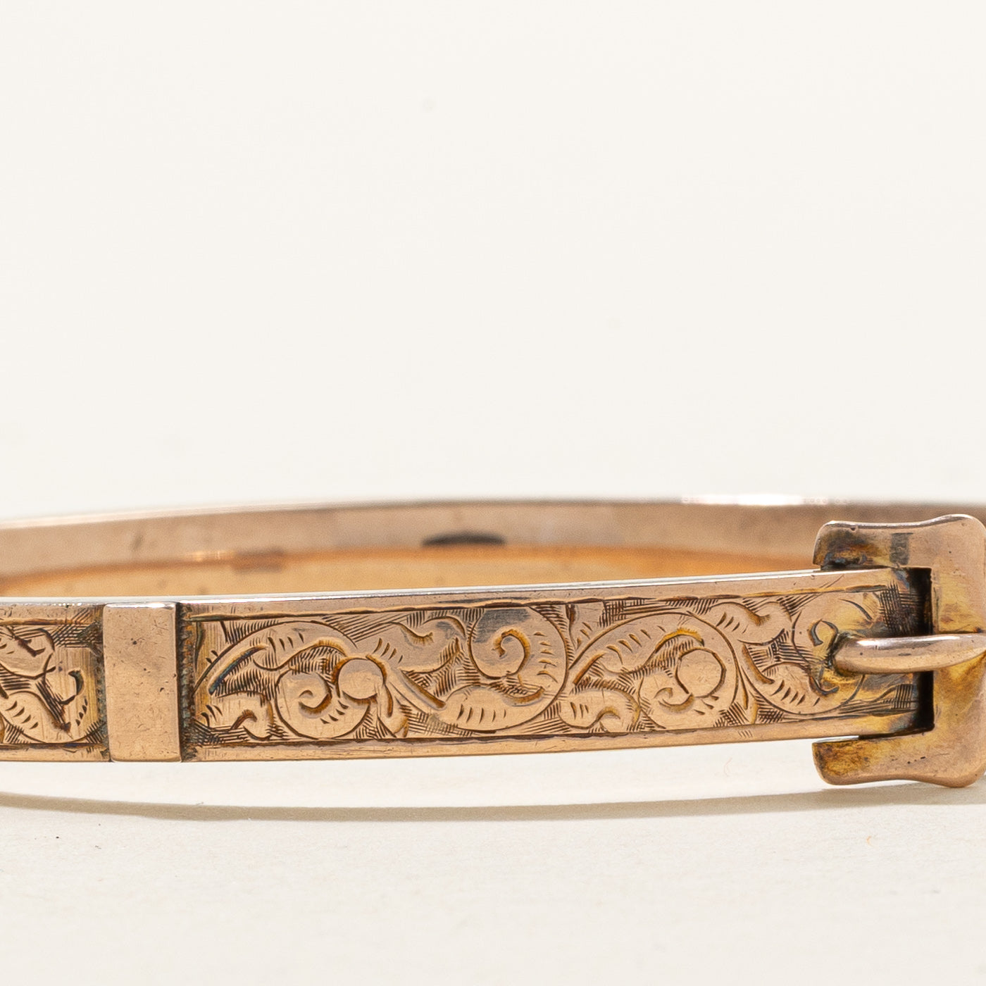 1895 Birmingham 9K Rose Gold Engraved Buckle Bangle | 6.81mm | 6.5" |