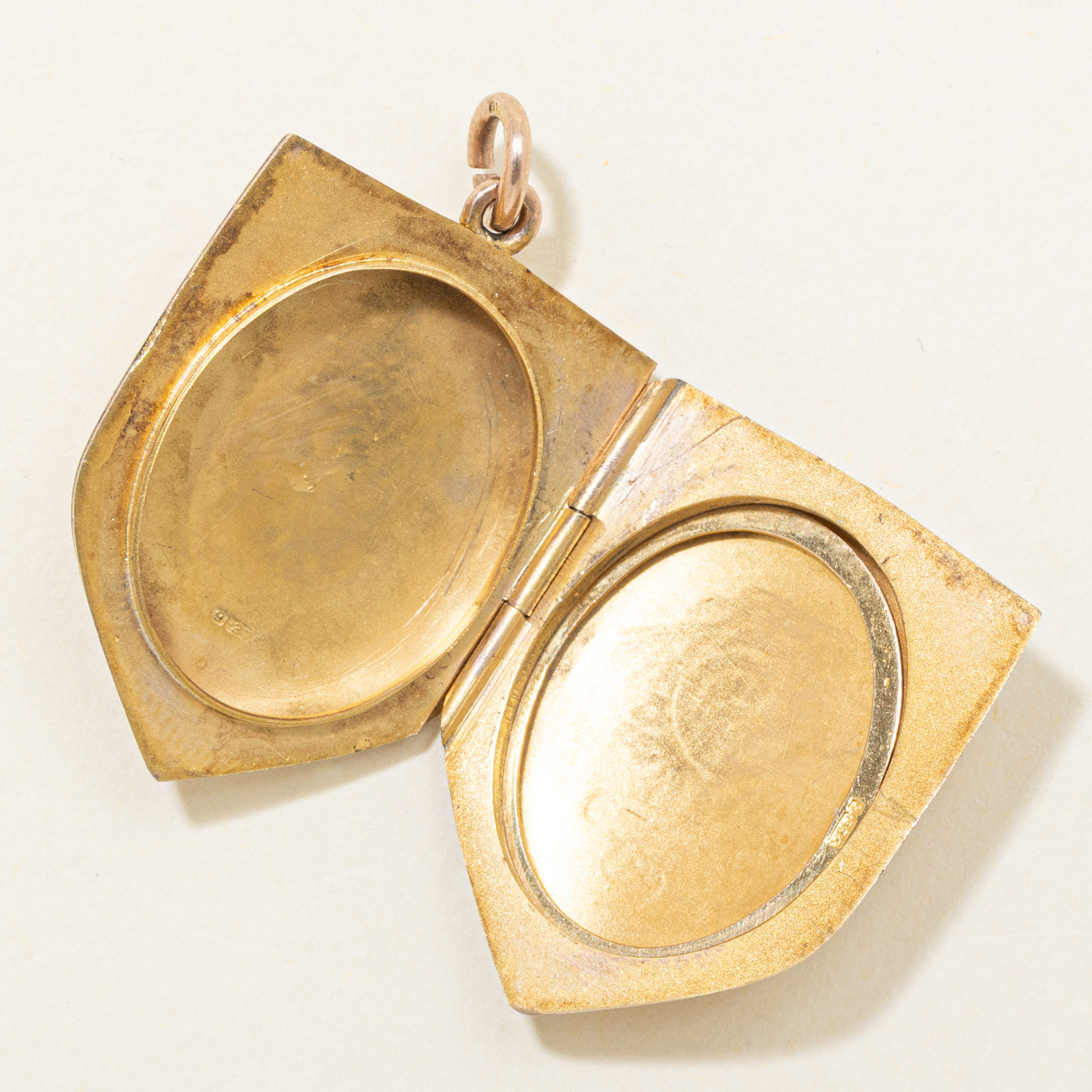 1907 Birmingham 9K Scrollwork Engraved Locket