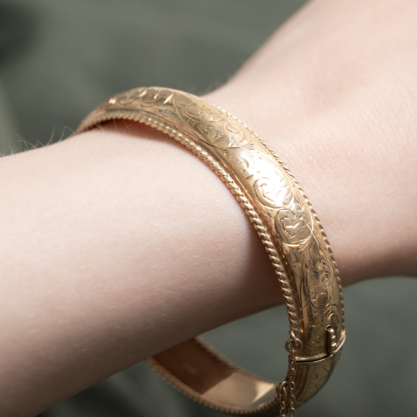 1960 Chester 9K Yellow Gold Scrollwork Engraved Bangle | 7"