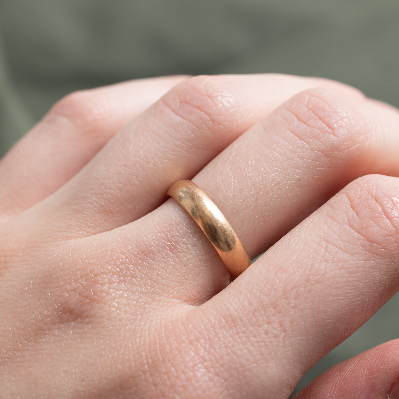 Bague ukrainienne en or rose 14 carats, poinçonnée soviétique, 1987 | 4,32 mm | Taille 6,75 |