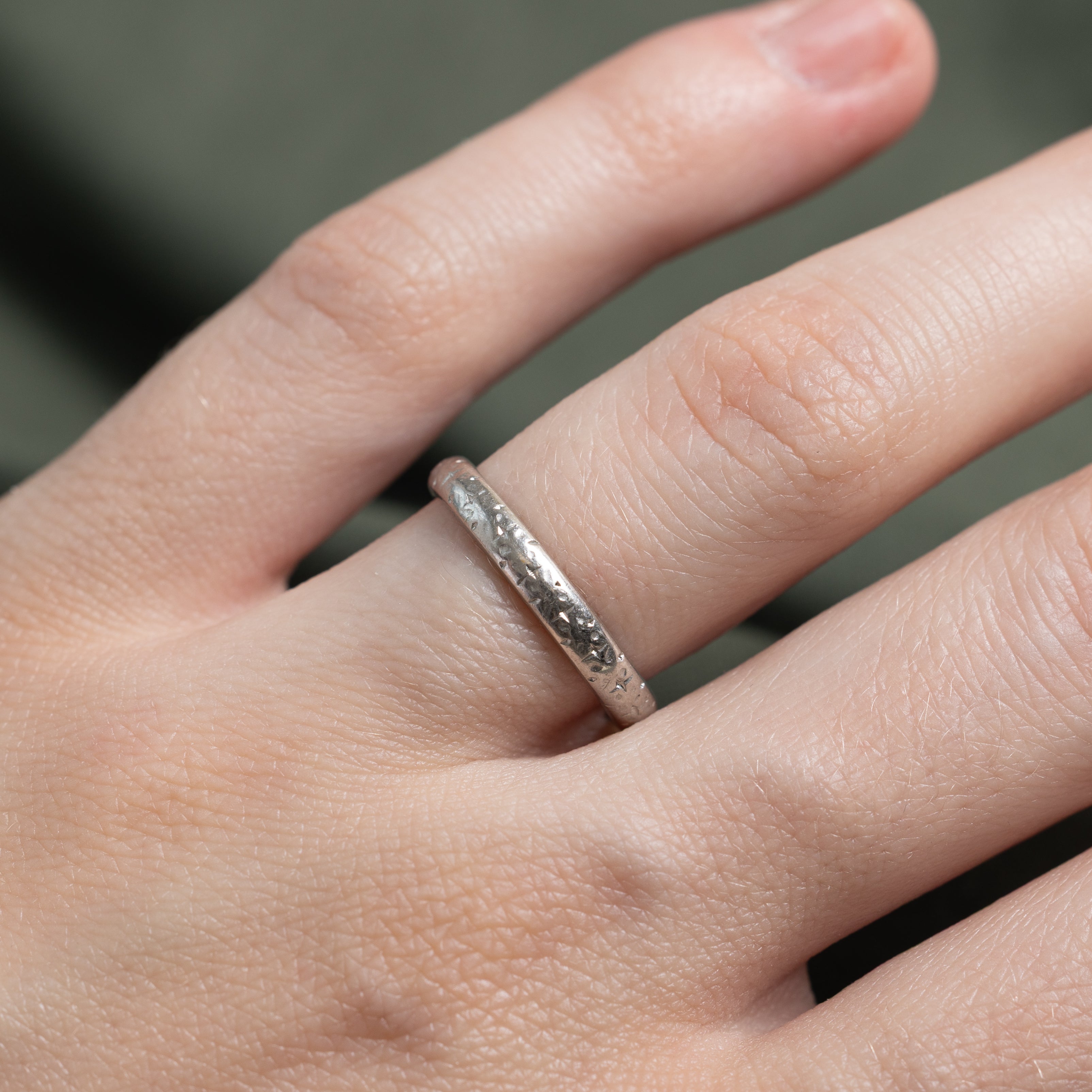 Platinum Pattern Engraved Band | SZ 6