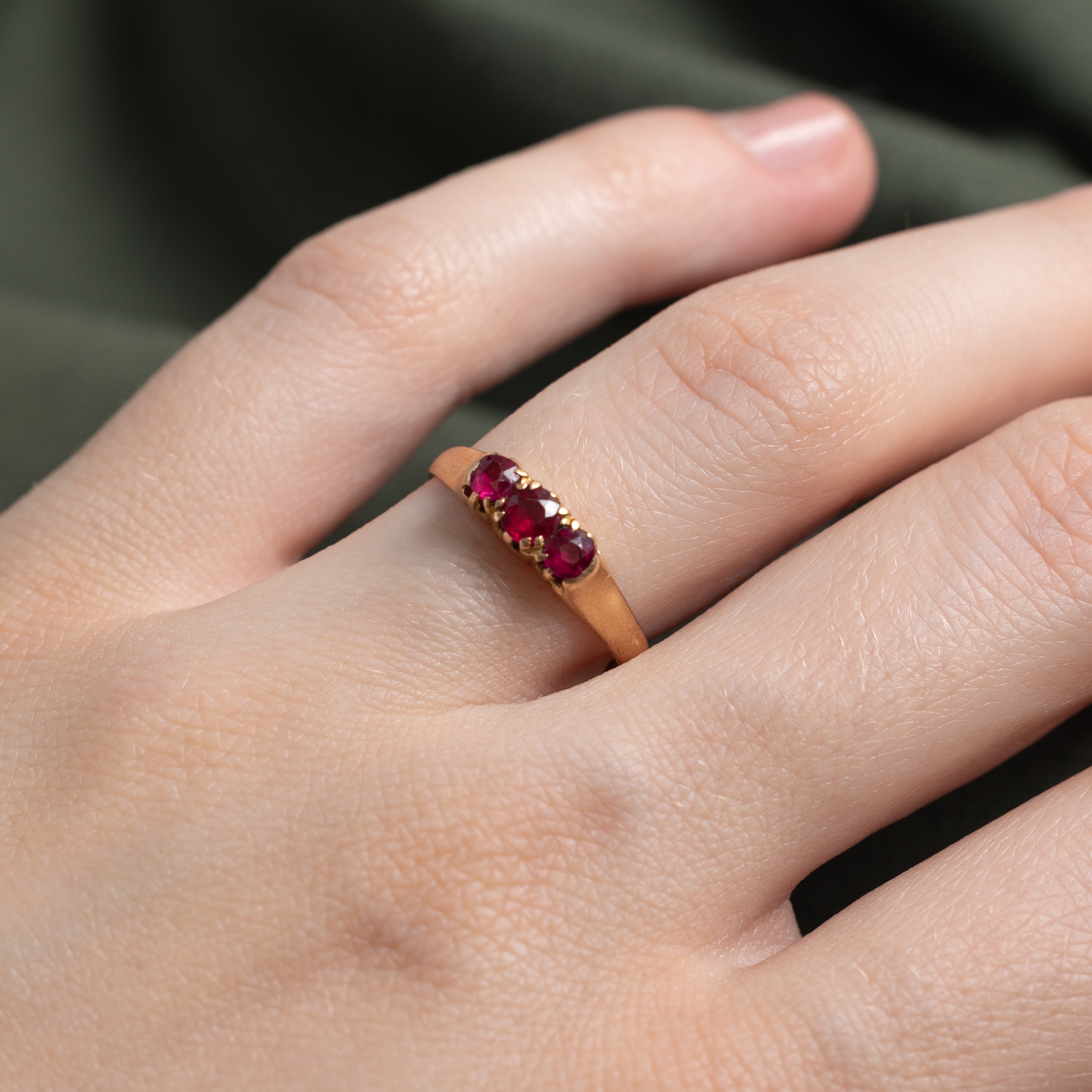 Bague trois pierres rubis synthétiques | 0,60 ct | Taille 6,5