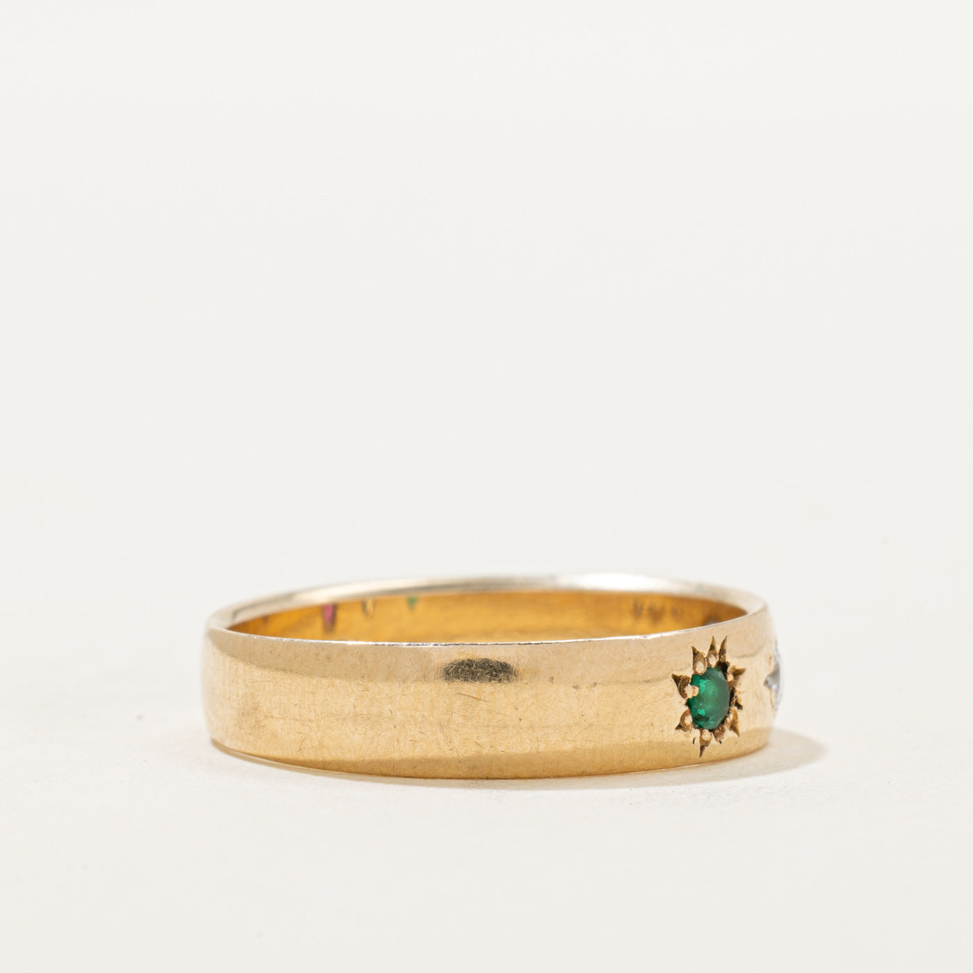 Bague sertie de trois pierres en forme d'étoile | 0,15 ct au total | Taille 8