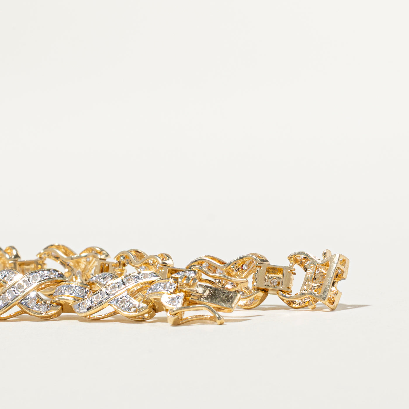 Diamond Cross Over Design Tennis Bracelet | 0.89ctw | 7.25"