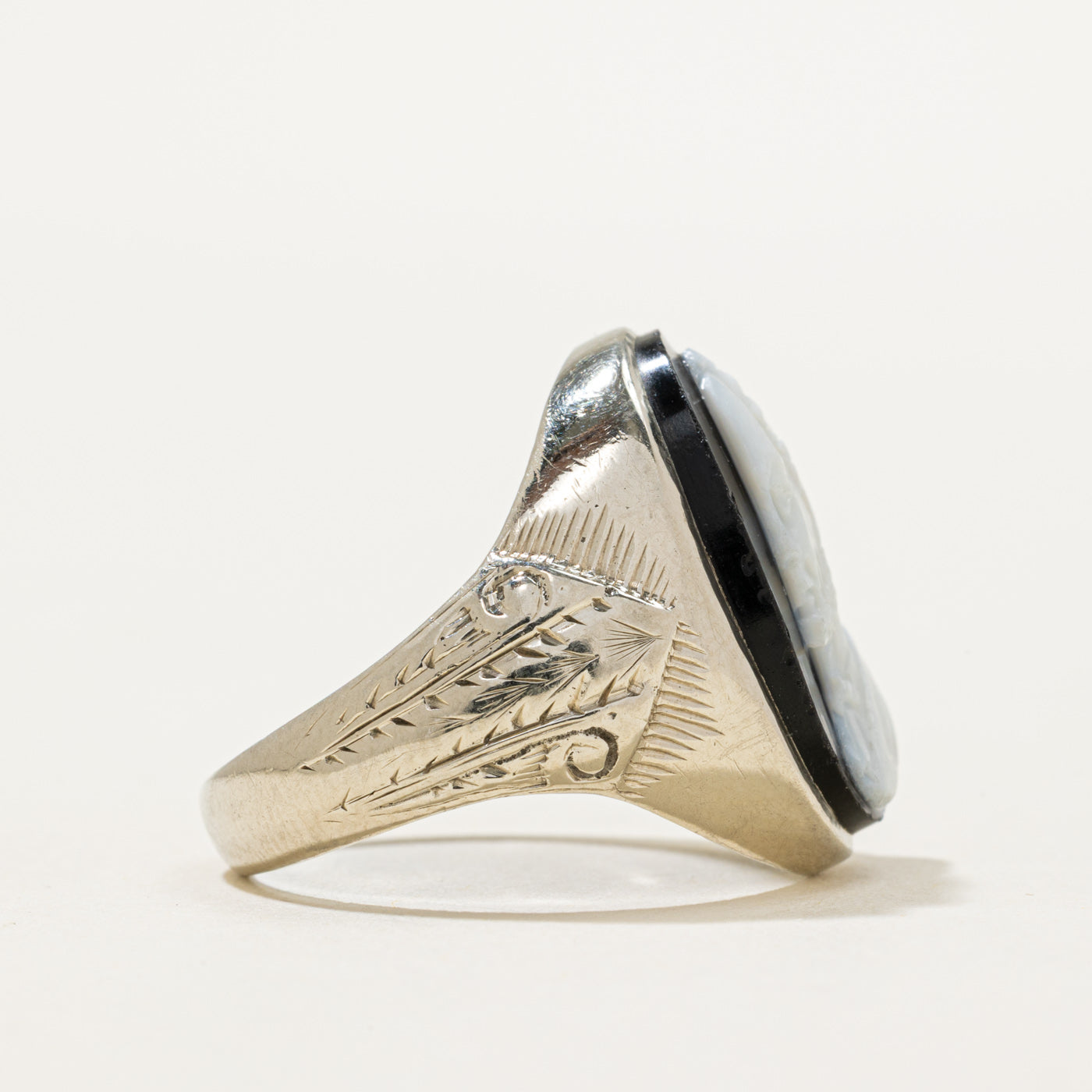 Black & White Onyx Cameo Ring | 7.00ct | SZ 8.75