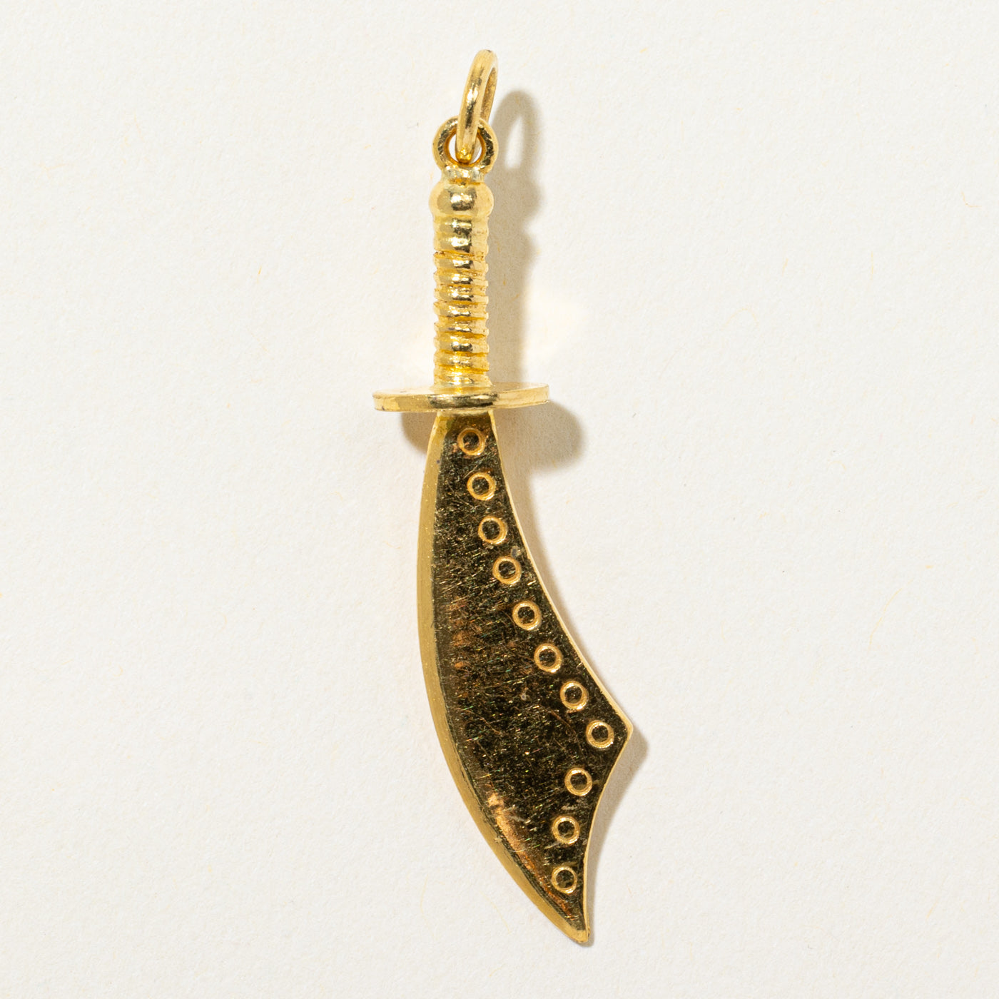 Pendentif épée en or jaune 24 carats