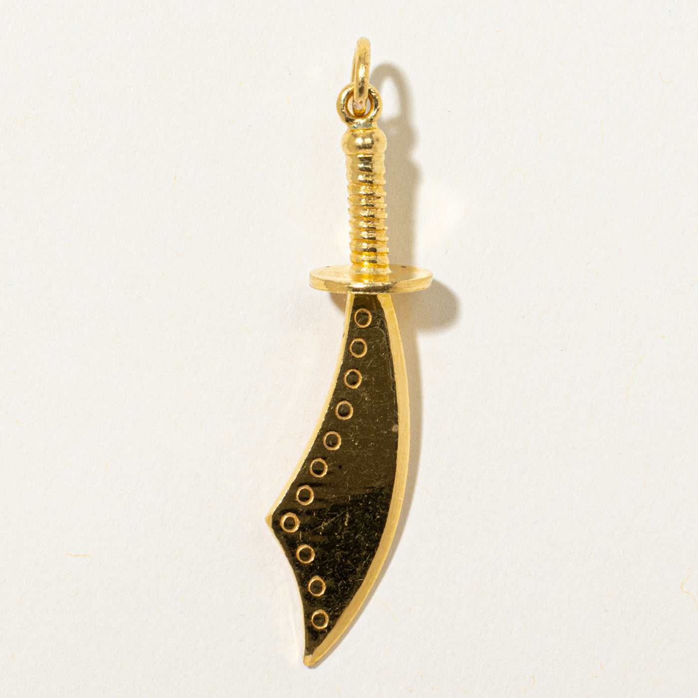 Pendentif épée en or jaune 24 carats