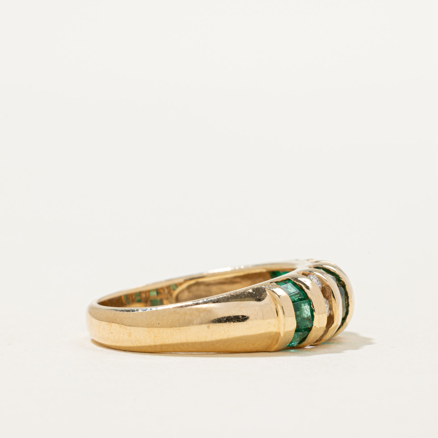 Bague dôme multi-colonnes en émeraudes et diamants | 0,81 ct, 0,20 ct | Taille 9