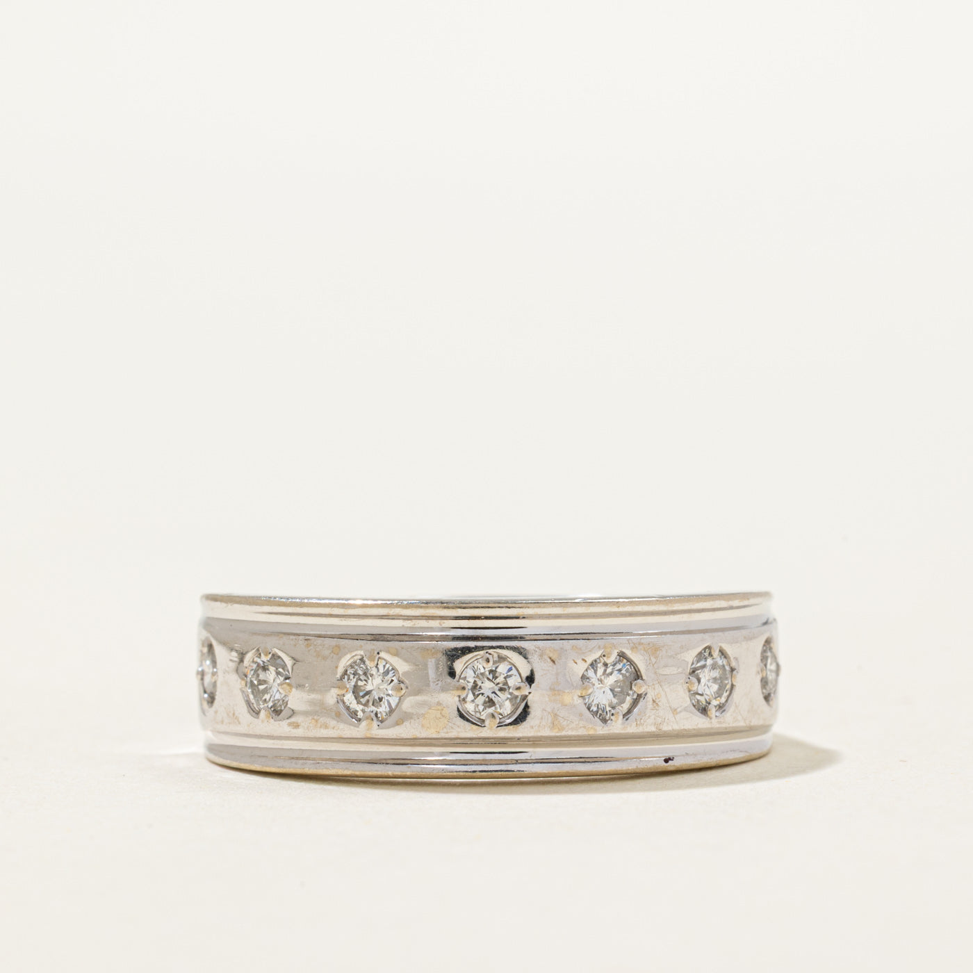 Bague sertie de sept diamants | 0,40 ct au total | Taille 9,25
