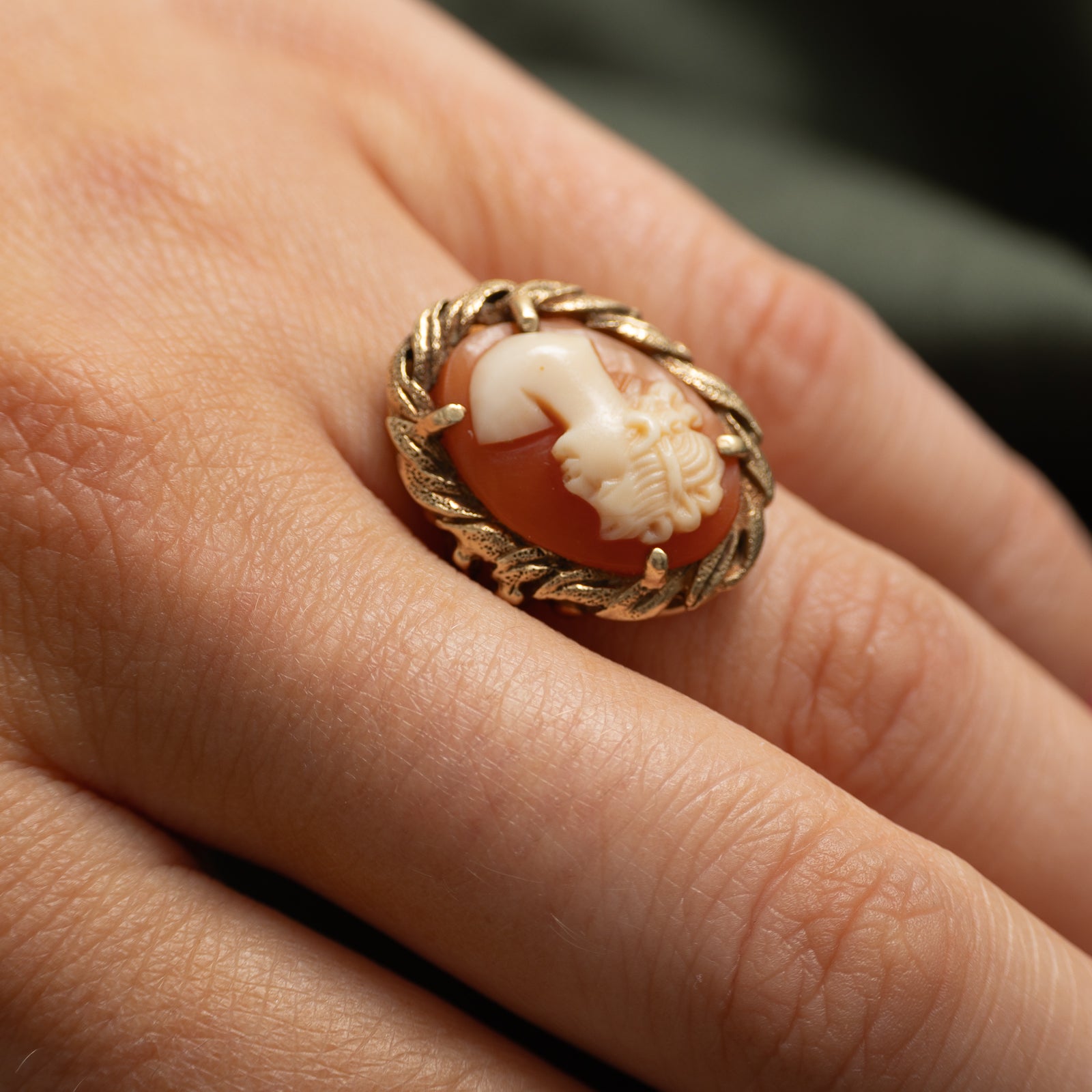 Shell Cameo Ring | 7.00ct | SZ 6.25