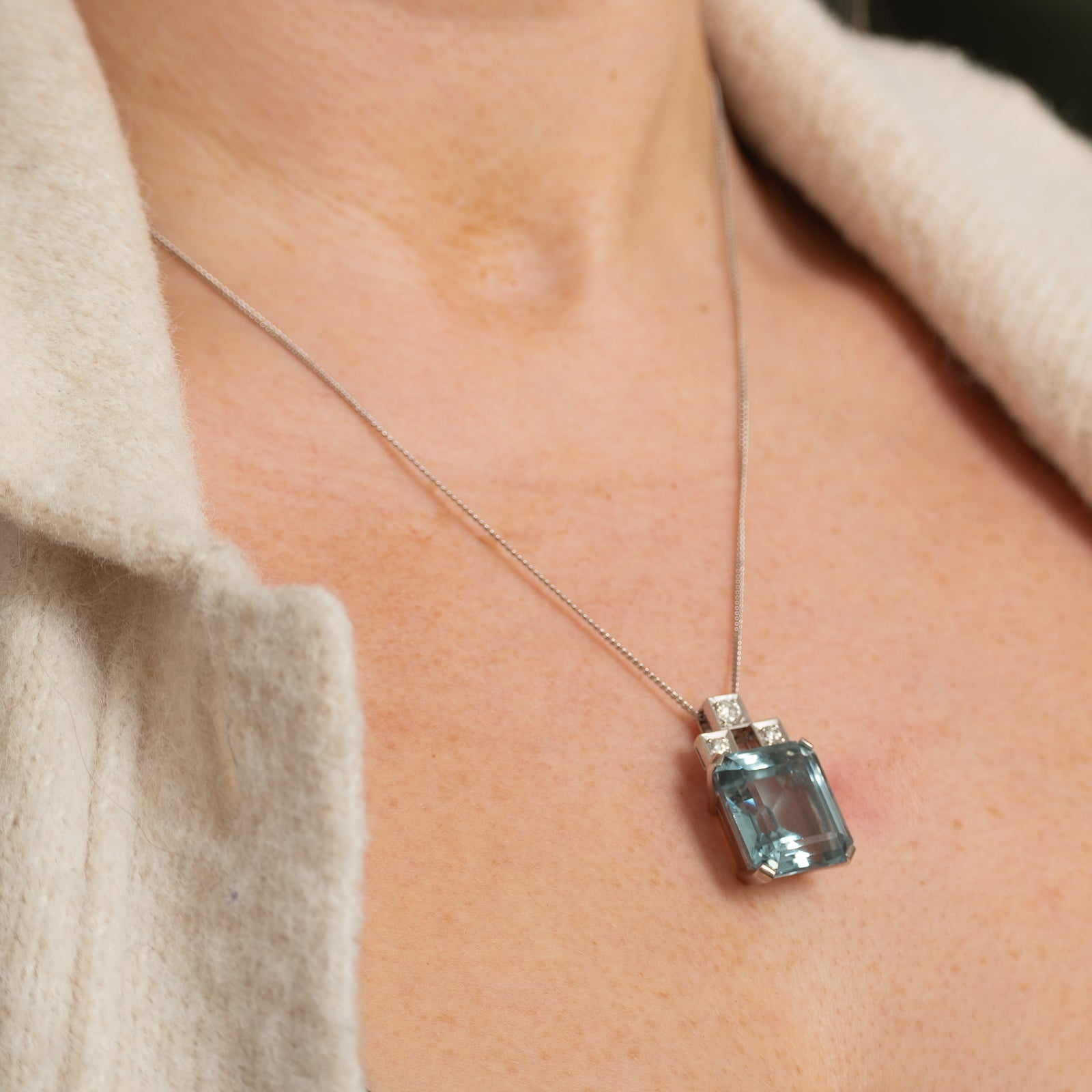 Basket Set Diamond & Synthetic Spinel Pendant | 0.310ctw | 30.00ct