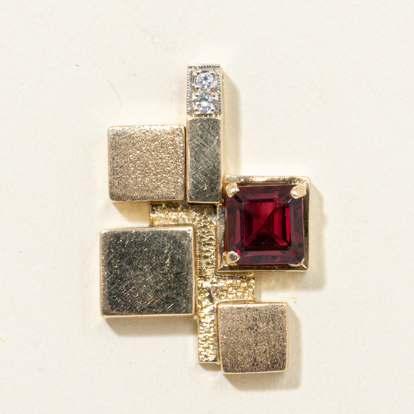 Garnet & Diamond Geometric Pendant | 2.00ct, 0.02ct |