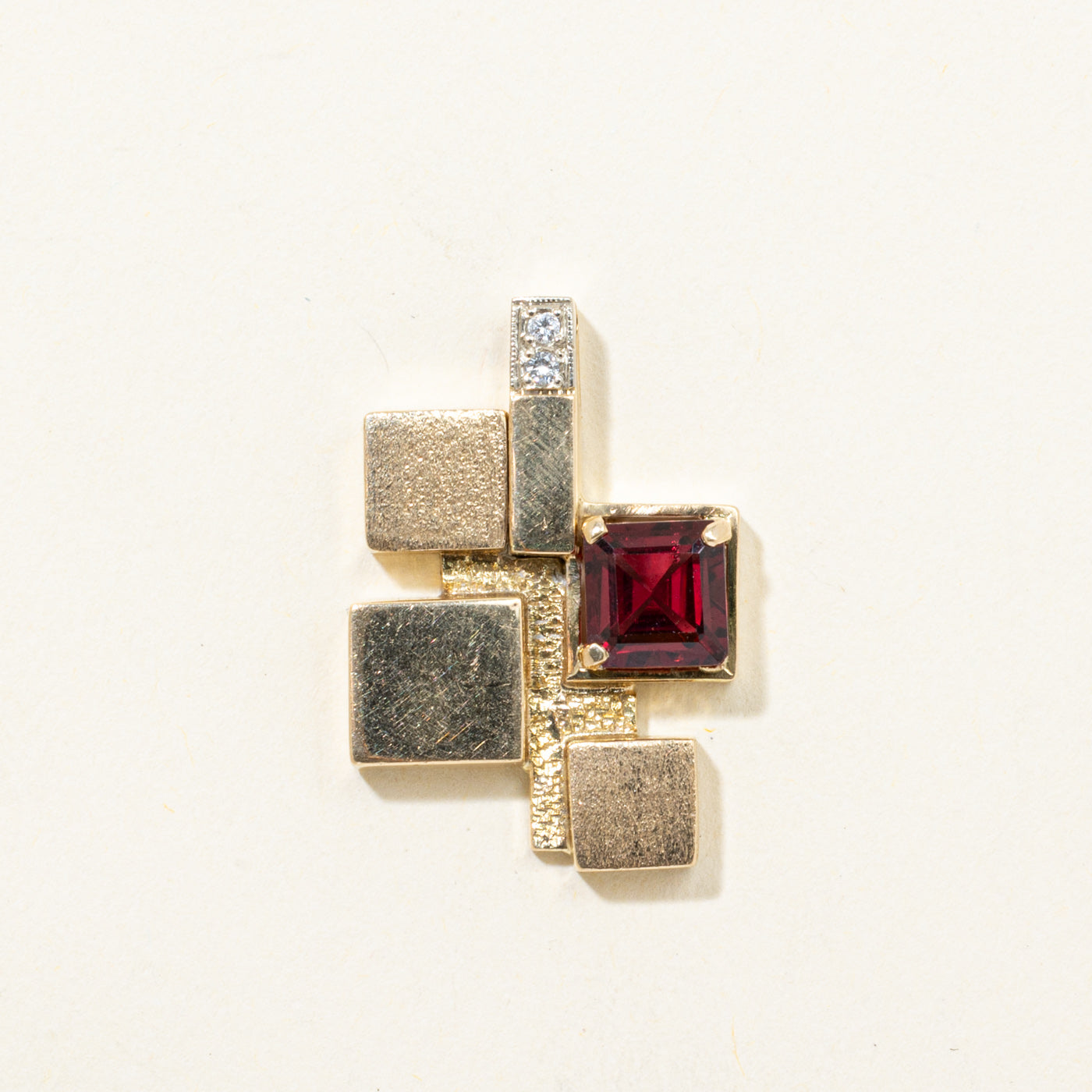 Garnet & Diamond Geometric Pendant | 2.00ct, 0.02ct |