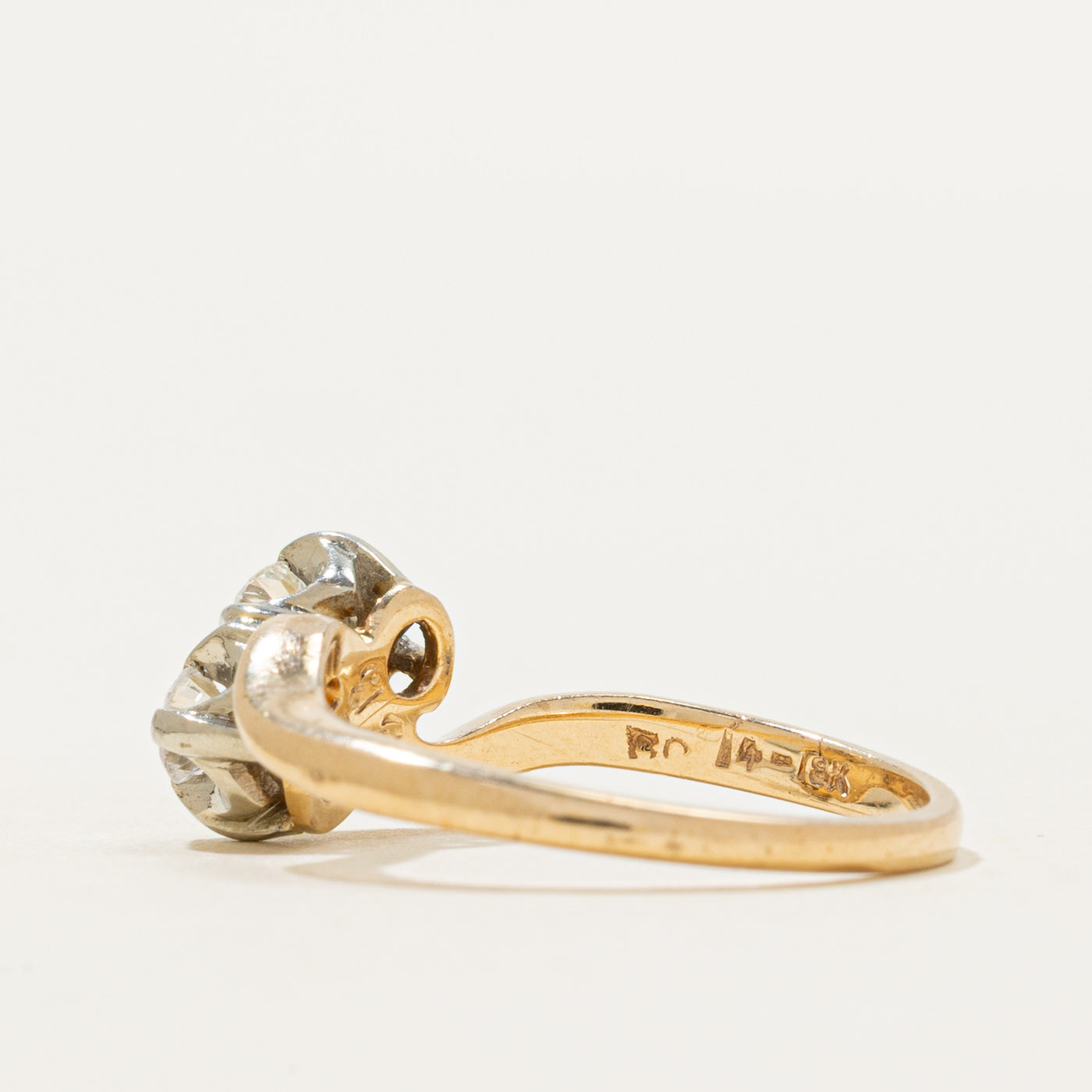 Belcher Set Toi et Moi Diamond Bypass Ring | 0.27ctw | SZ 6.25