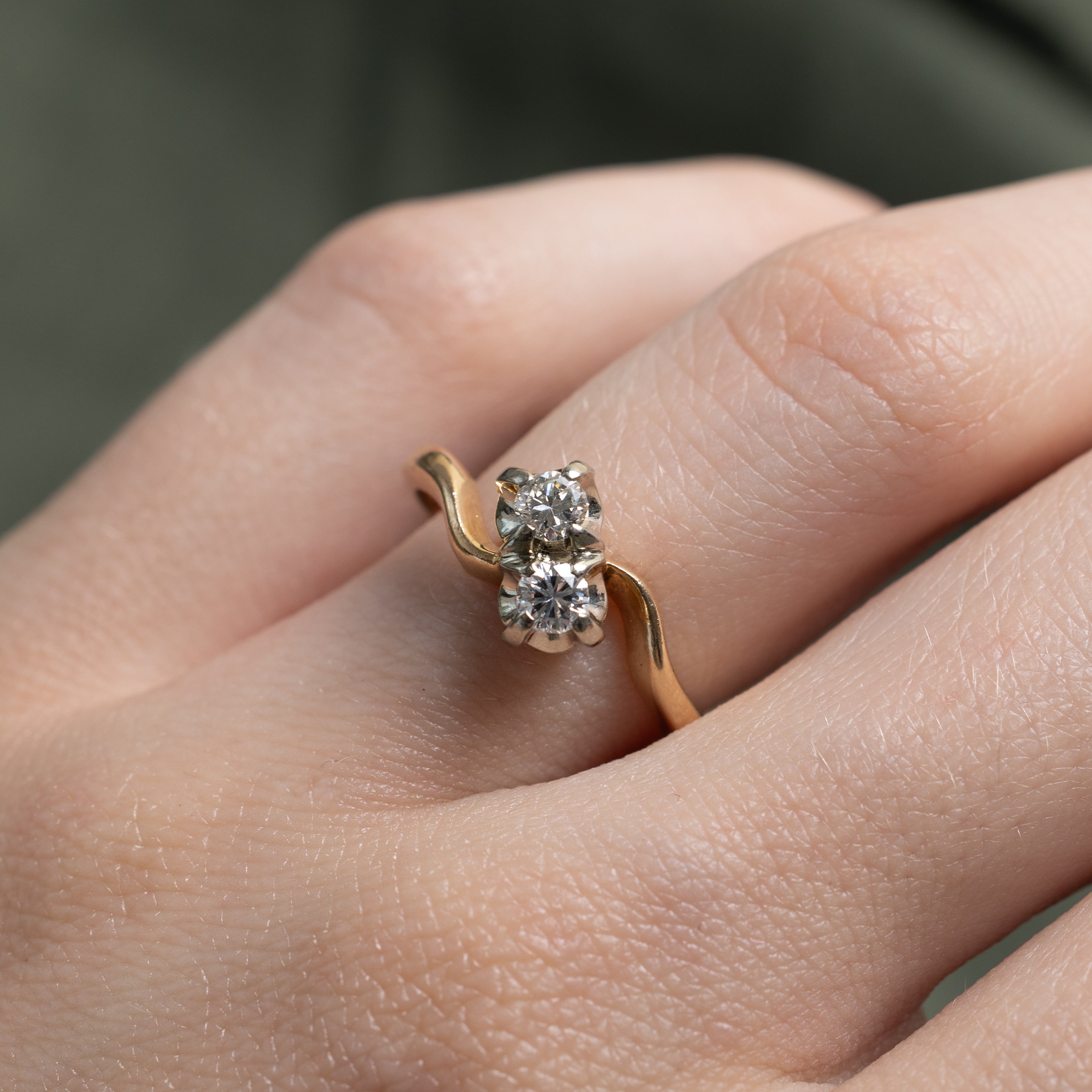 Belcher Set Toi et Moi Diamond Bypass Ring | 0.27ctw | SZ 6.25