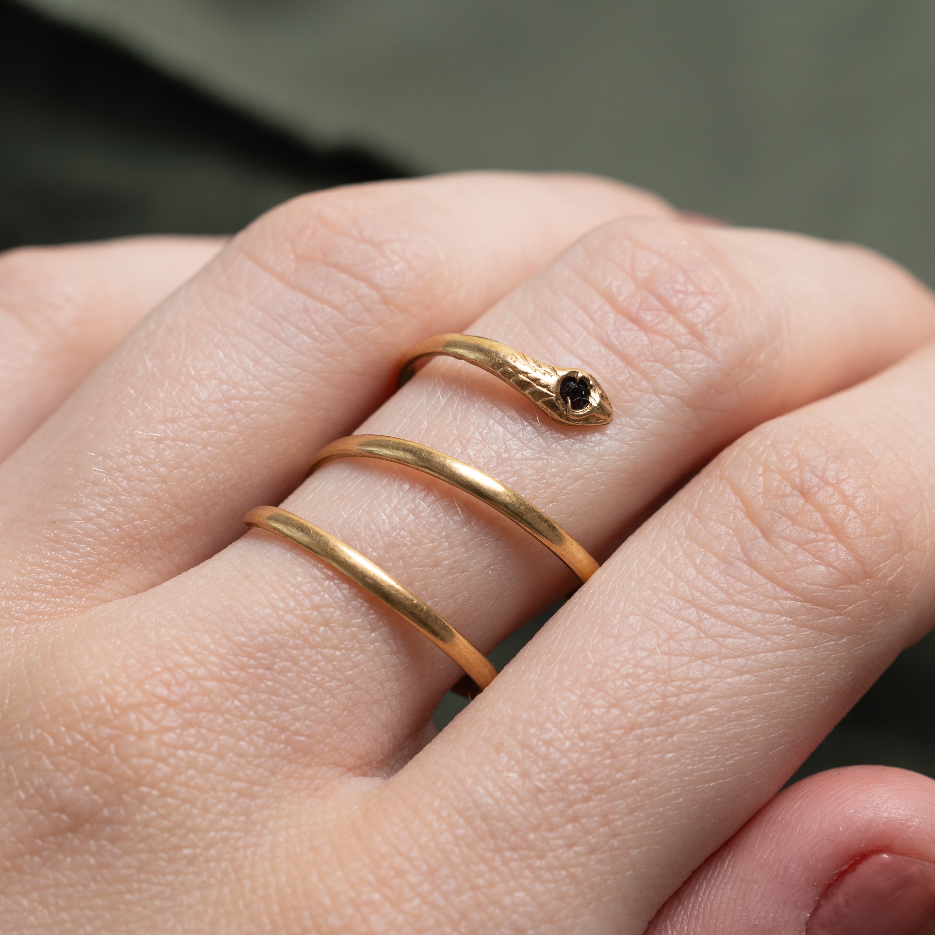 Vintage Italian 18k Garnet Snake Spiral Ring | 0.03ct | SZ 7