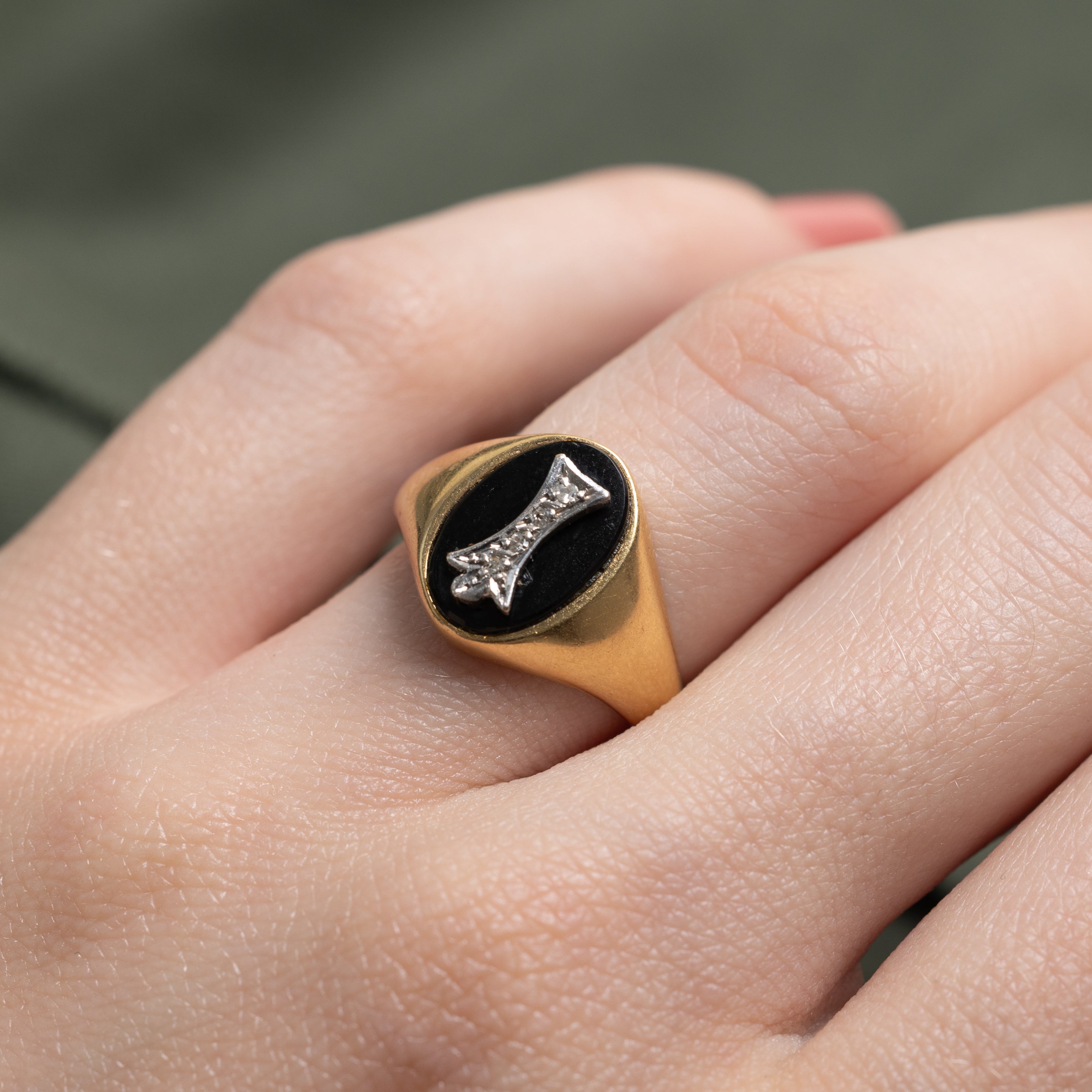 18k Bezel Set Onyx & White Sapphire Signet Ring | 1.04ctw | SZ 5.5