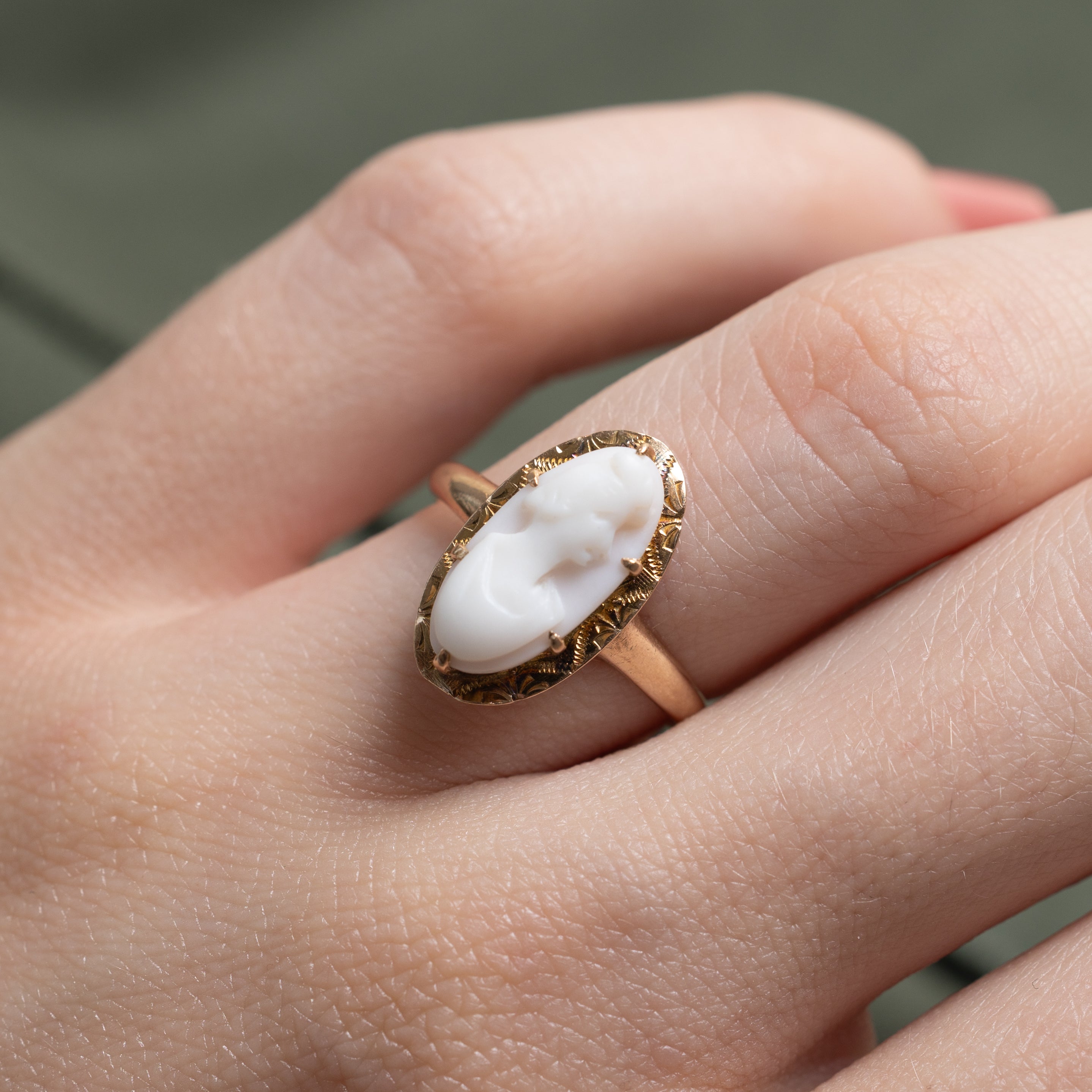 Shell Cameo Engraved Ring | 1.70ct | SZ 5.75