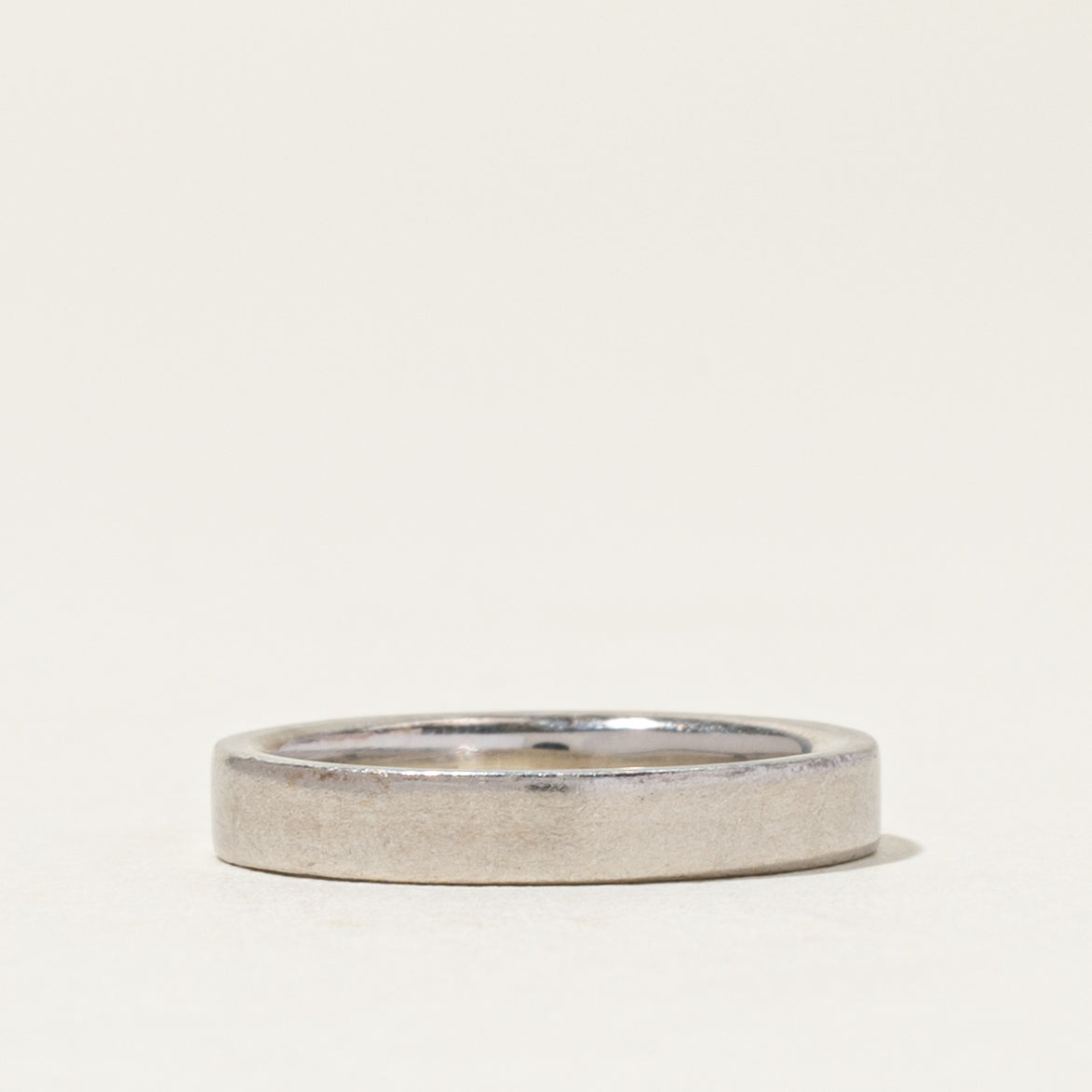 Bague « Charles Tiffany Setting » en platine finition satinée, modèle « Tiffany & Co » | 3 mm | Taille 3,5