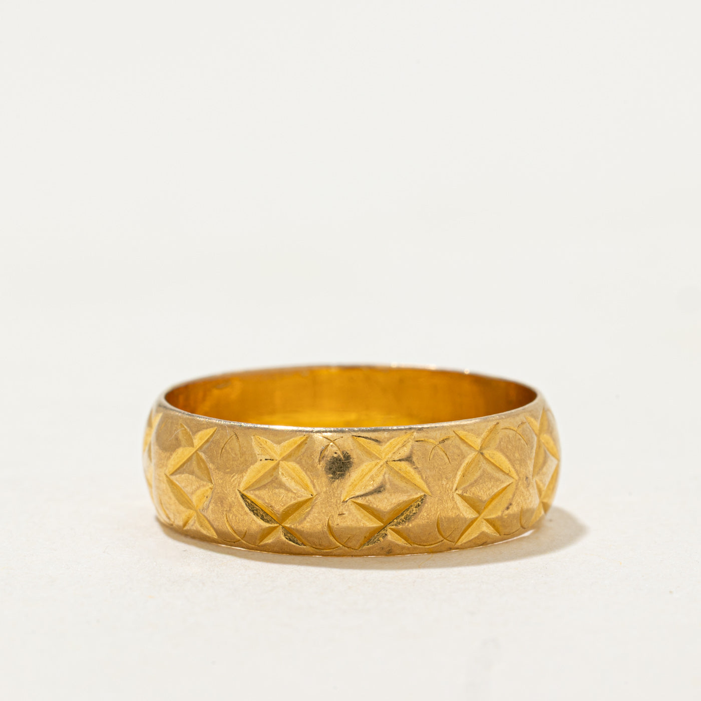 1989 London 22k Yellow Gold Diamond Cut Band | 5.85mm | SZ 6.75