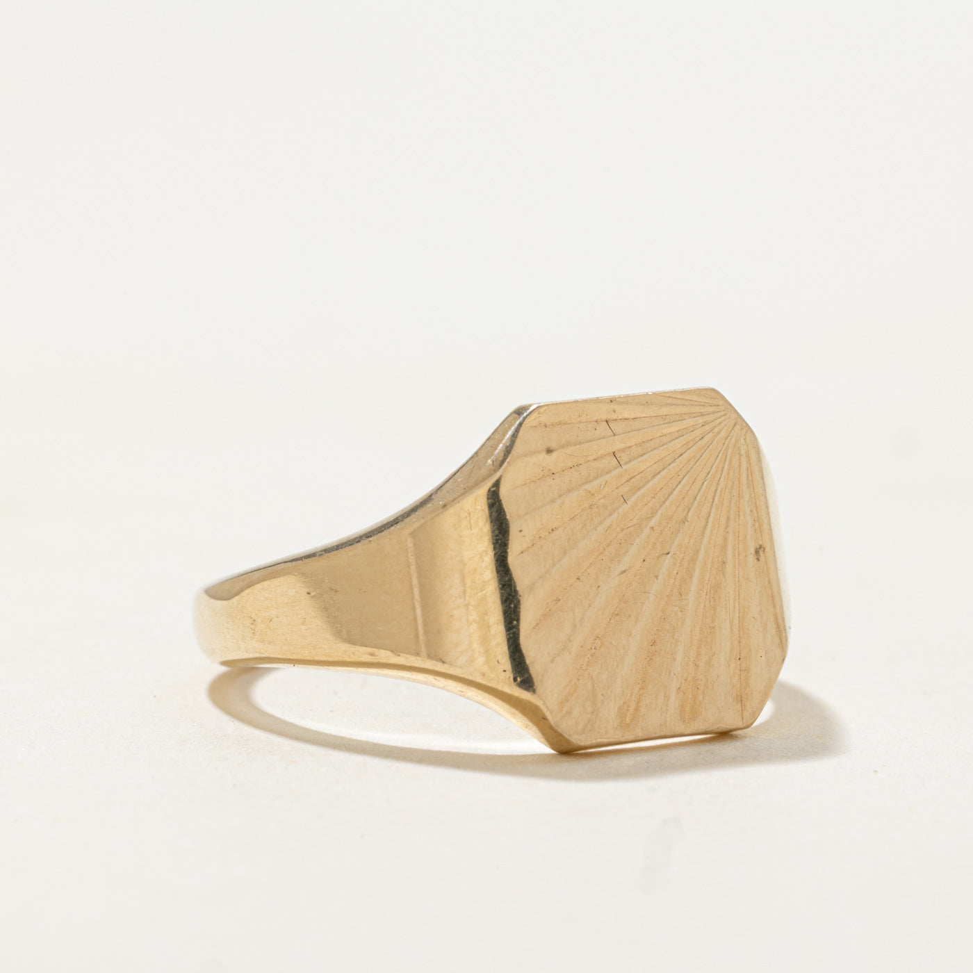 1973 London Yellow Engraved Sunburst Signet Ring | SZ 11.5