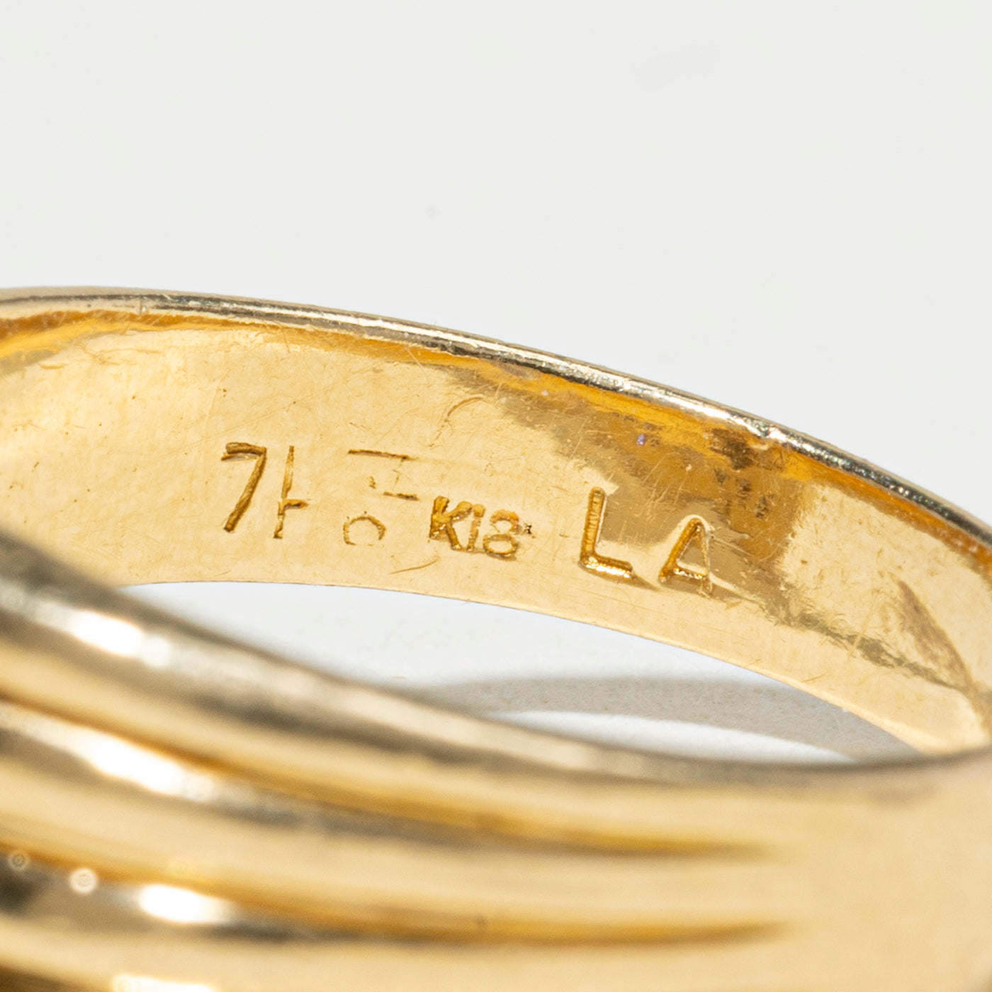 18k Bezel Set Diamond Triangle Halo Ring | 0.99ctw | SZ 6.75