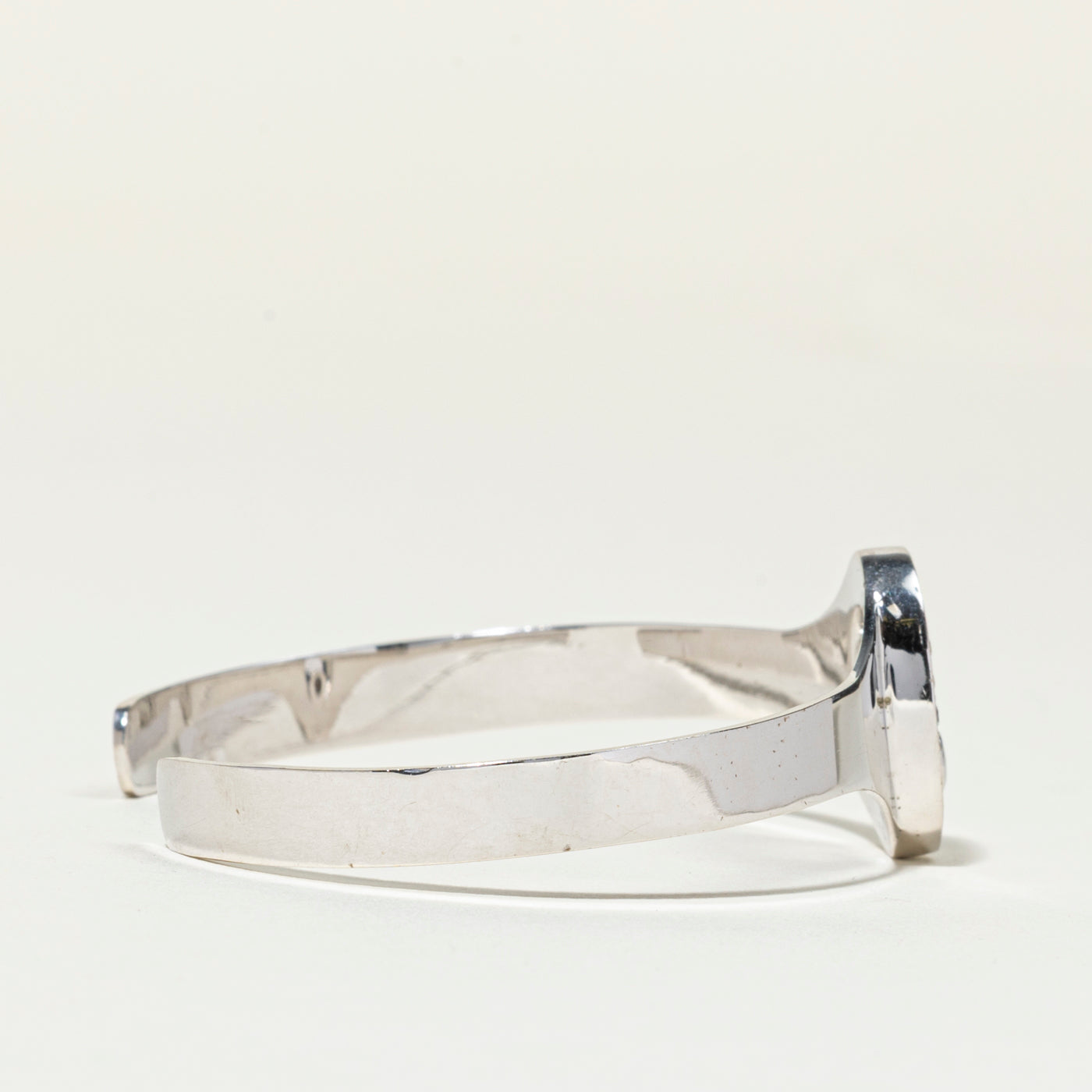 Bracelet manchette serti clos de diamants halo | 0,63 ct | 6,35 cm