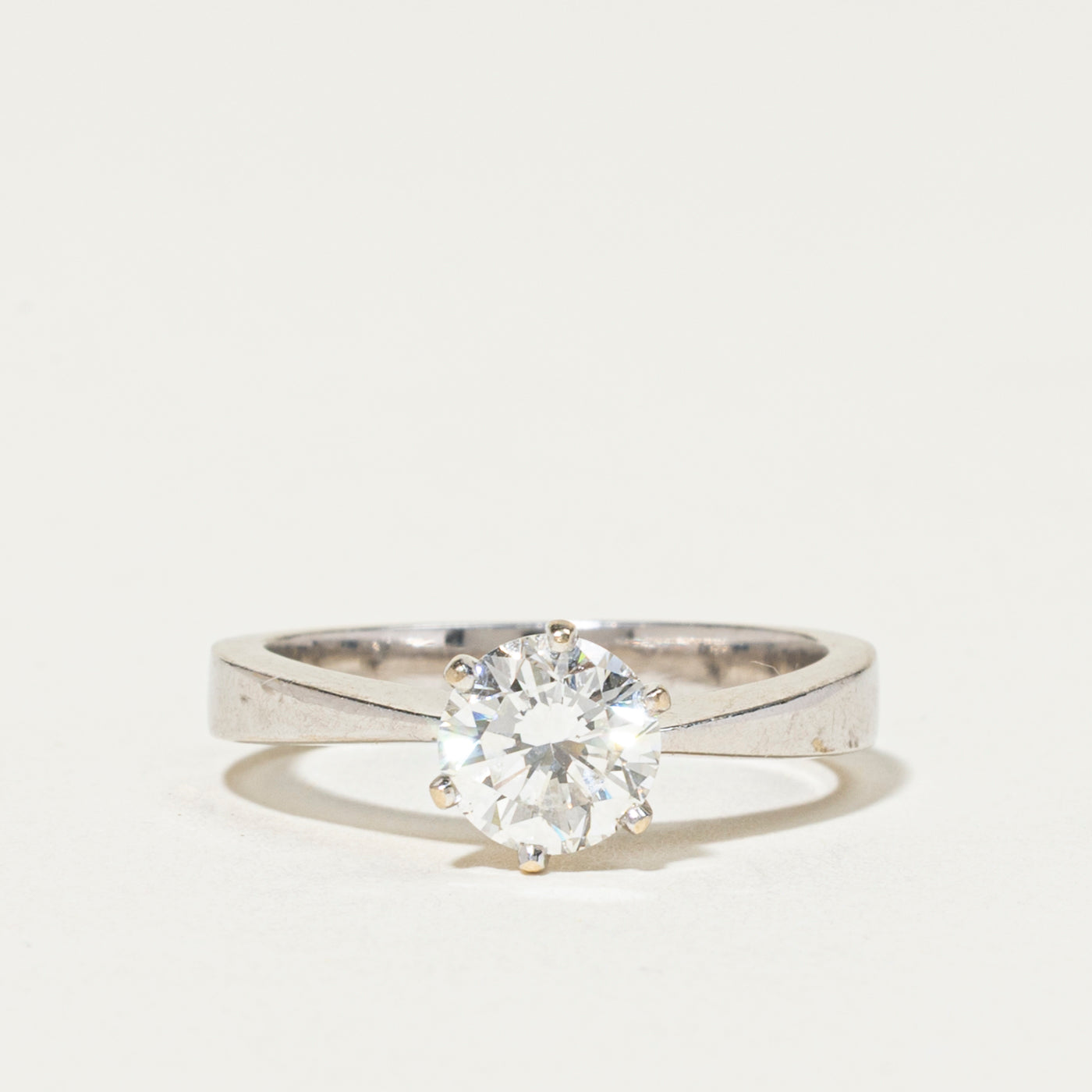 18k Solitaire Diamond Reverse Tapered Engagement Ring | 1.00ct VS2 H/I VG | SZ 6.25