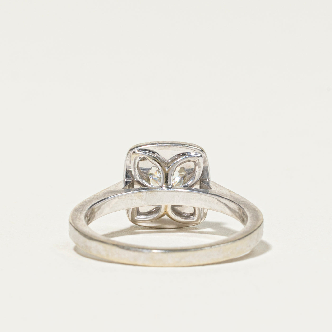 18k Cushion Cut Diamond Halo Engagement Ring | 1.00ct SI1 G/H, 0.38ctw | SZ 6.25