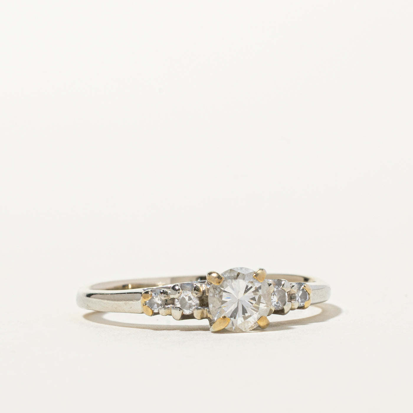 18k Round Brilliant Diamond Accented Ring | 0.60ctw | SZ 8.25